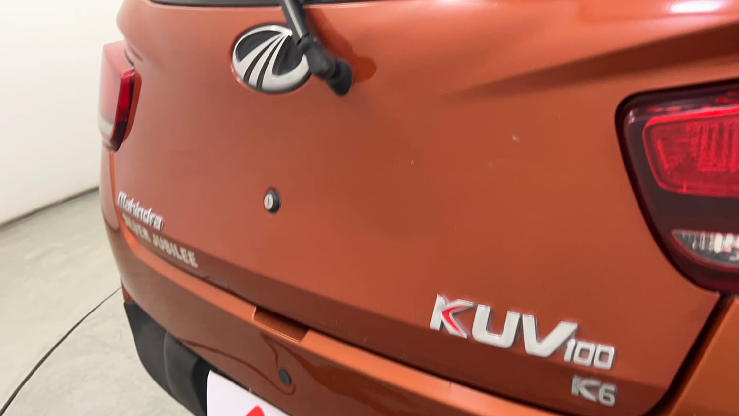 Used 2016 Mahindra KUV100 K6 6 STR Petrol Manual dents MINOR DENT