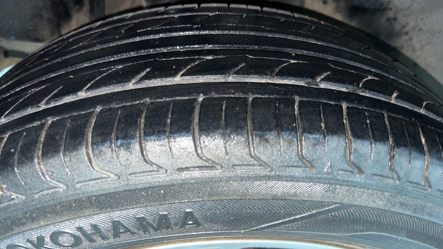 Used 2018 Maruti Suzuki Swift ZXi AMT Petrol Automatic tyres RIGHT REAR TYRE TREAD VIEW
