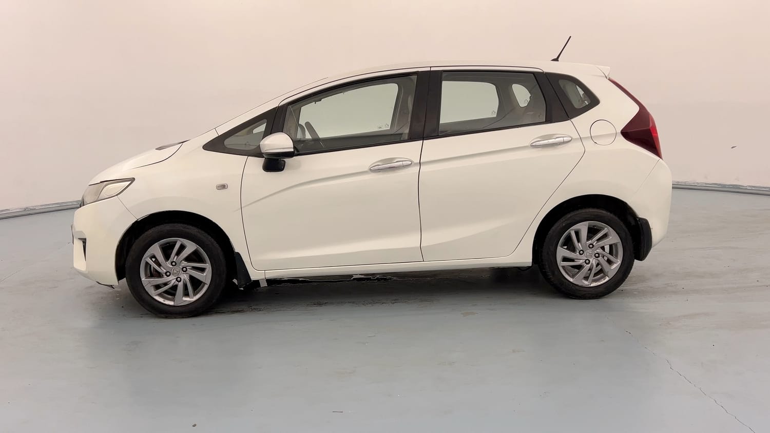 Used 2018 Honda Jazz V Petrol Petrol Manual exterior LEFT SIDE VIEW