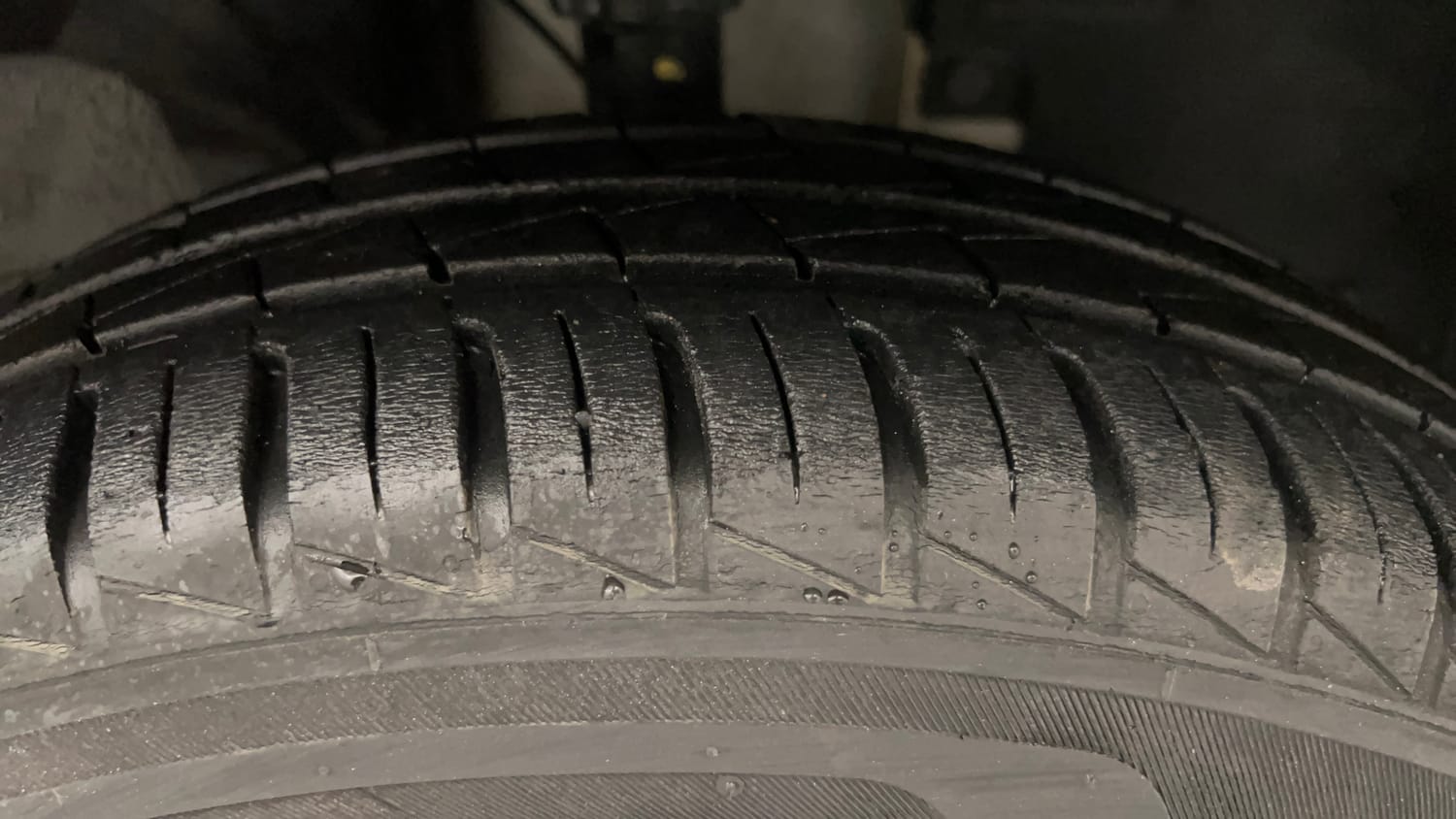 Used 2024 Renault Kwid RXT 1.0 Petrol Manual tyres RIGHT FRONT TYRE TREAD VIEW