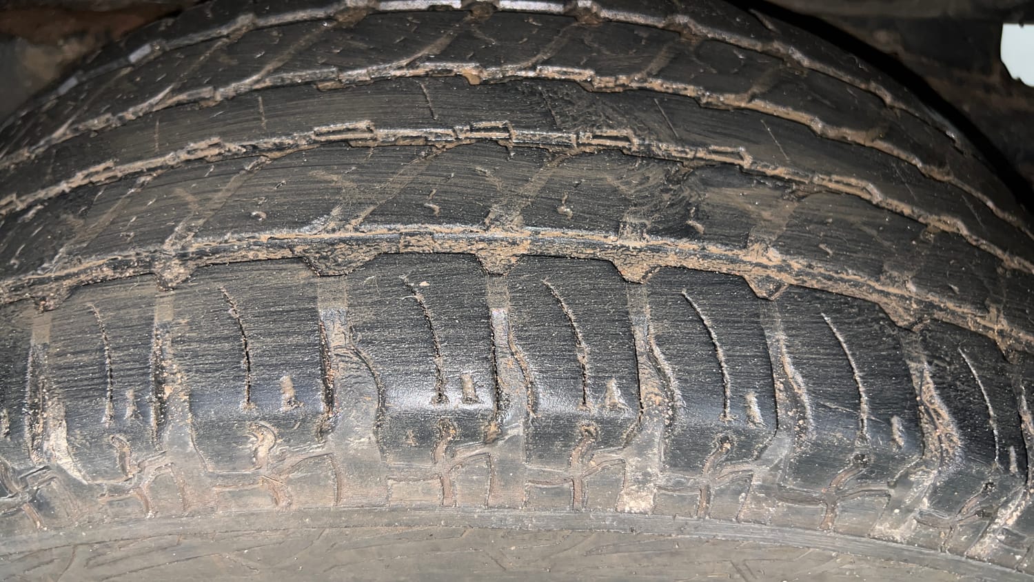 Used 2021 mahindra Thar LX Hard Top Petrol AT 4WD Petrol Automatic tyres LEFT REAR TYRE TREAD VIEW