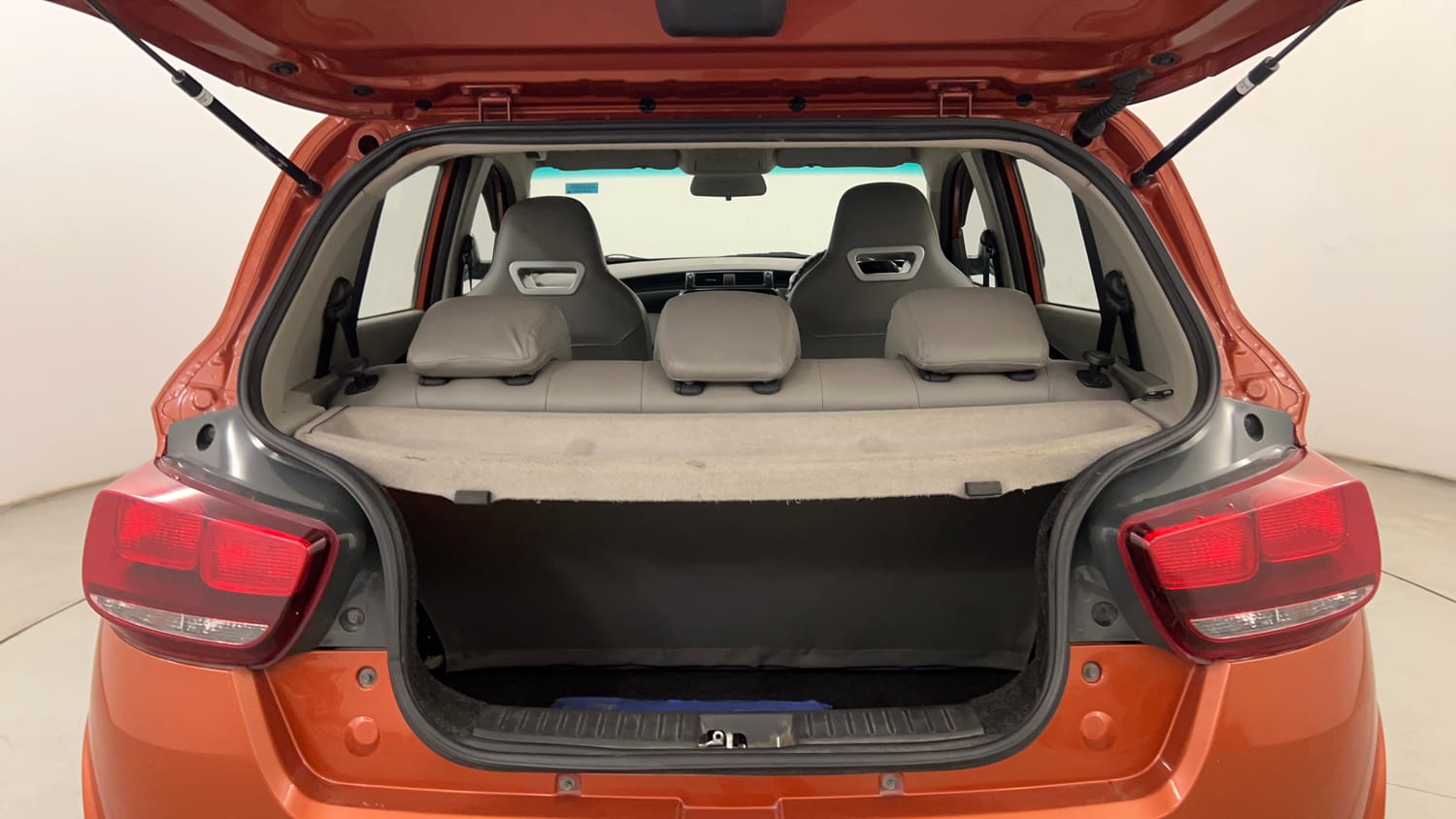 Used 2016 Mahindra KUV100 K6 6 STR Petrol Manual interior DICKY INSIDE VIEW