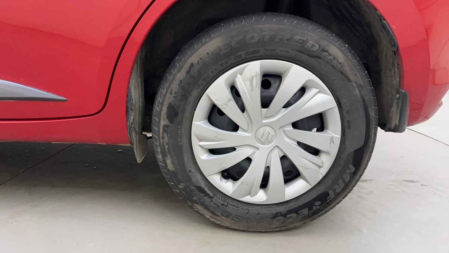 Used 2024 Maruti Suzuki Swift VXi Petrol Manual tyres LEFT REAR TYRE RIM VIEW