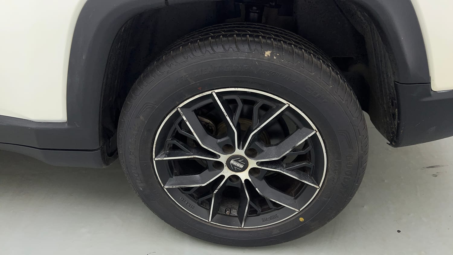 Used 2018 Jeep Compass Longitude (O) 2.0 Diesel Diesel Manual tyres LEFT REAR TYRE RIM VIEW