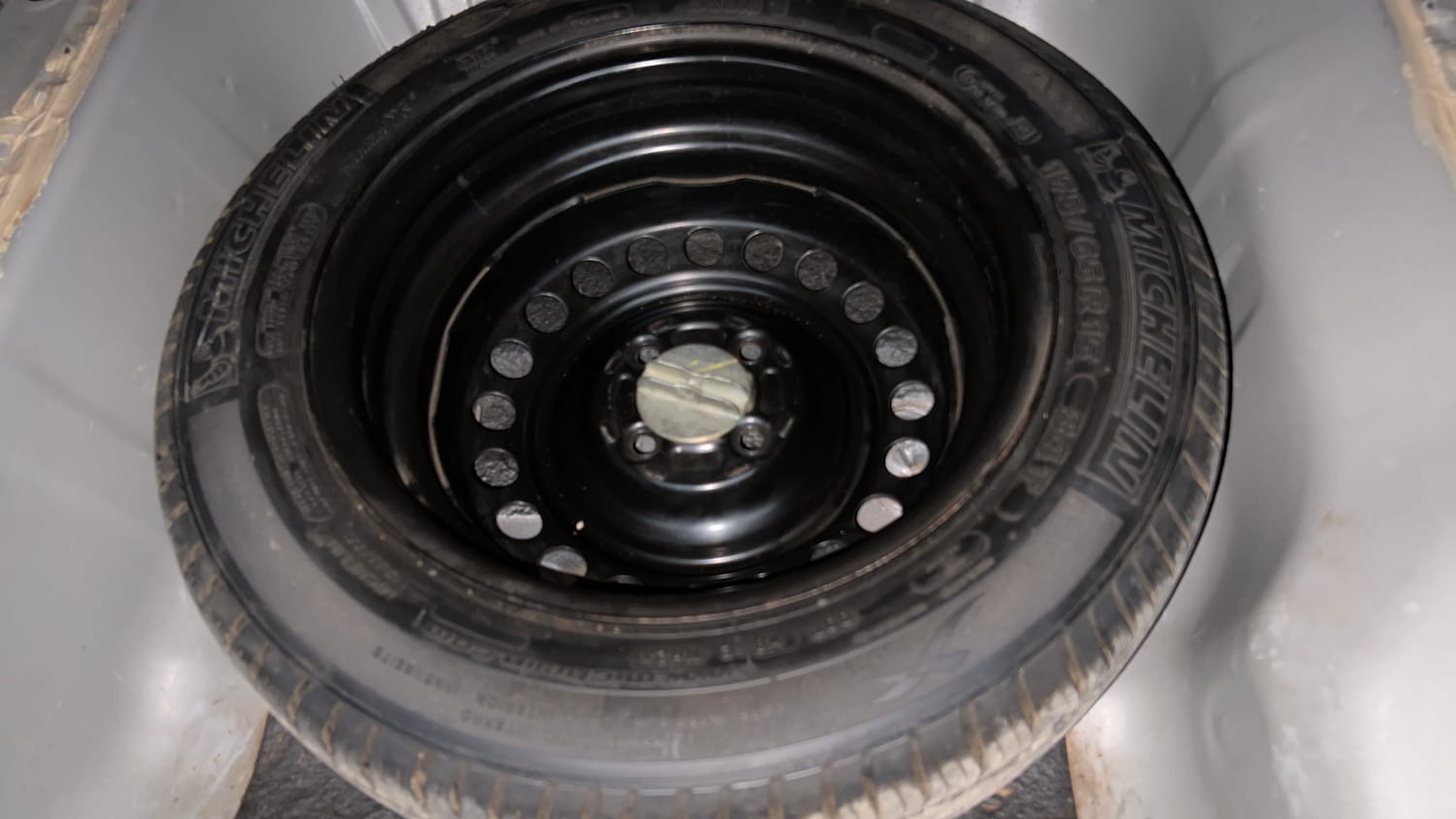 Used 2015 Honda City VX CVT Petrol Automatic tyres SPARE TYRE VIEW