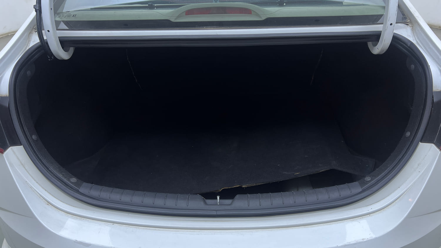 Used 2021 Hyundai Verna SX 1.5 VTVT IVT Petrol Automatic interior DICKY INSIDE VIEW