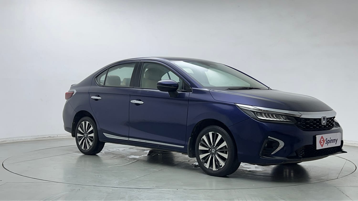 Used 2023 Honda City ZX Petrol MT Petrol Manual exterior RIGHT FRONT CORNER VIEW