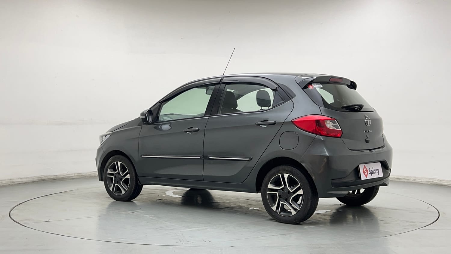 Used 2021 Tata Tiago XZ Plus Petrol Manual exterior LEFT REAR CORNER VIEW