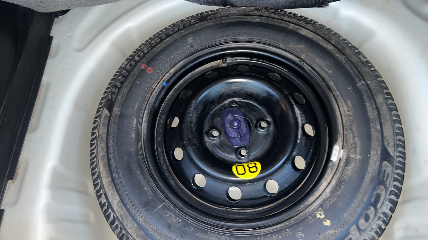 Used 2018 Maruti Suzuki Swift ZXi AMT Petrol Automatic tyres SPARE TYRE VIEW