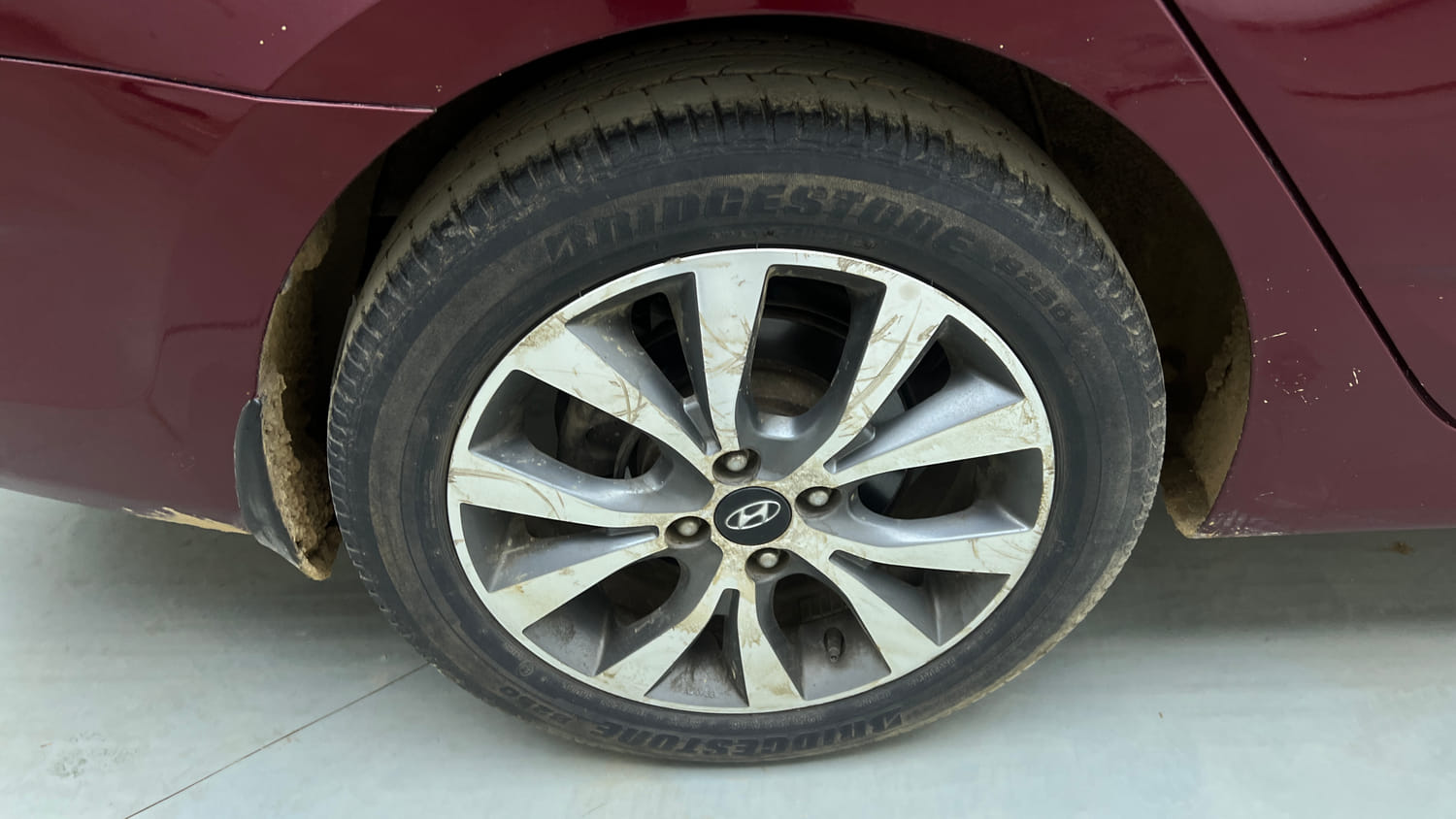 Used 2014 Hyundai Verna Fluidic 1.6 VTVT SX AT Petrol Automatic tyres RIGHT REAR TYRE RIM VIEW