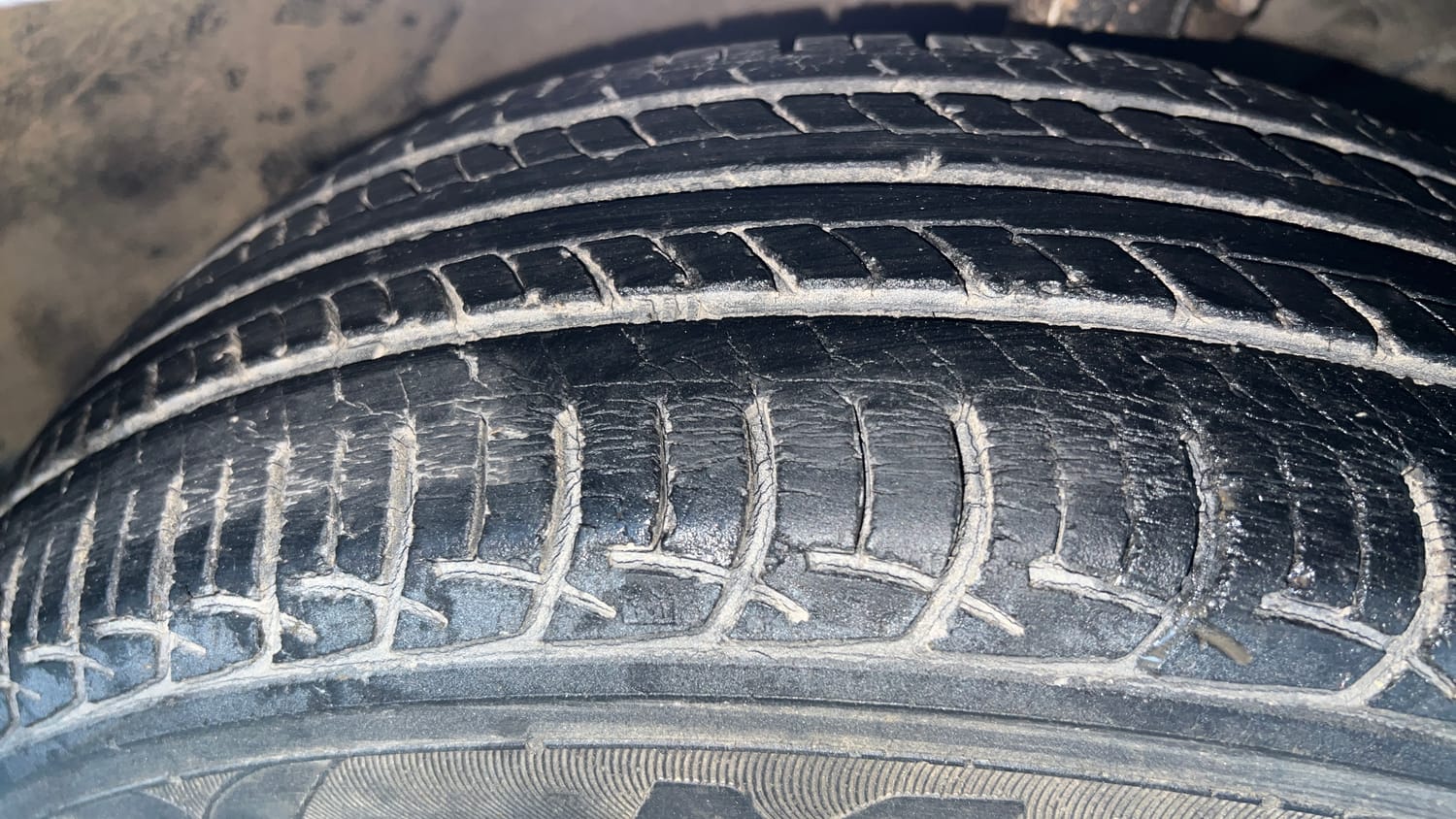 Used 2018 Maruti Suzuki Baleno Delta 1.2 Petrol Manual tyres RIGHT FRONT TYRE TREAD VIEW