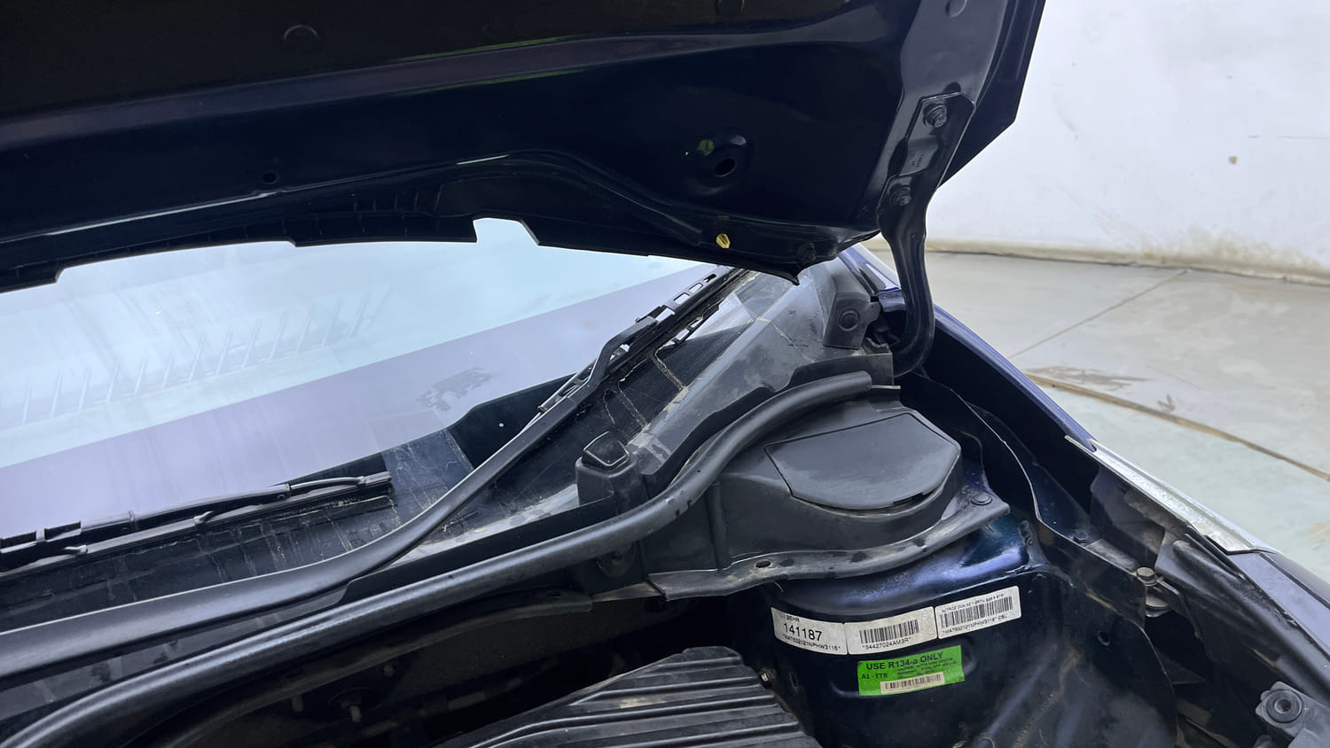 Used 2022 Tata Altroz XZA Petrol Petrol Automatic engine ENGINE LEFT SIDE HINGE & APRON VIEW