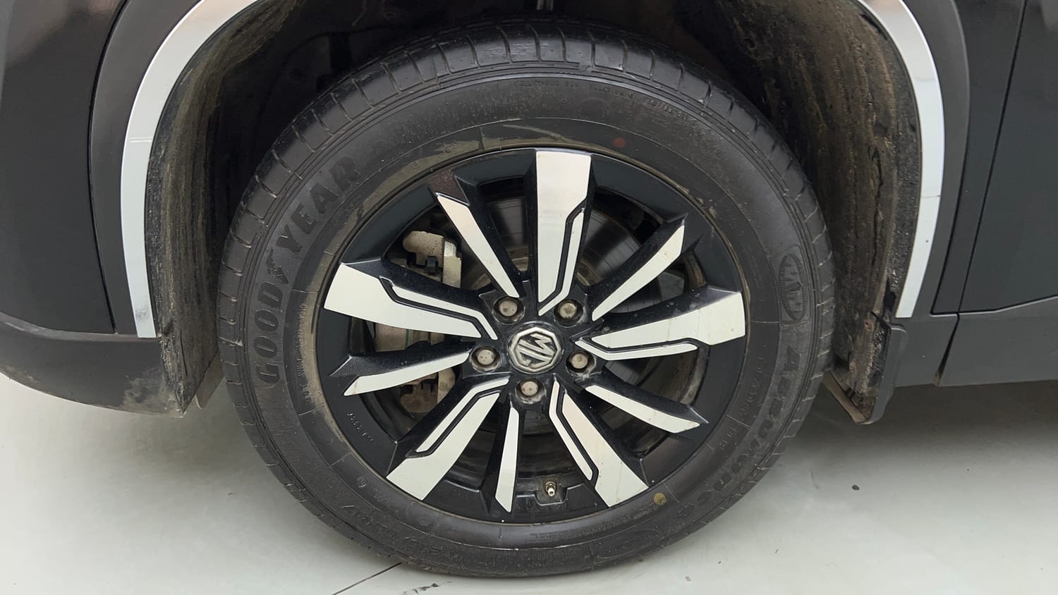 Used 2019 MG Motors Hector Sharp 1.5 DCT Petrol Petrol Automatic tyres LEFT FRONT TYRE RIM VIEW