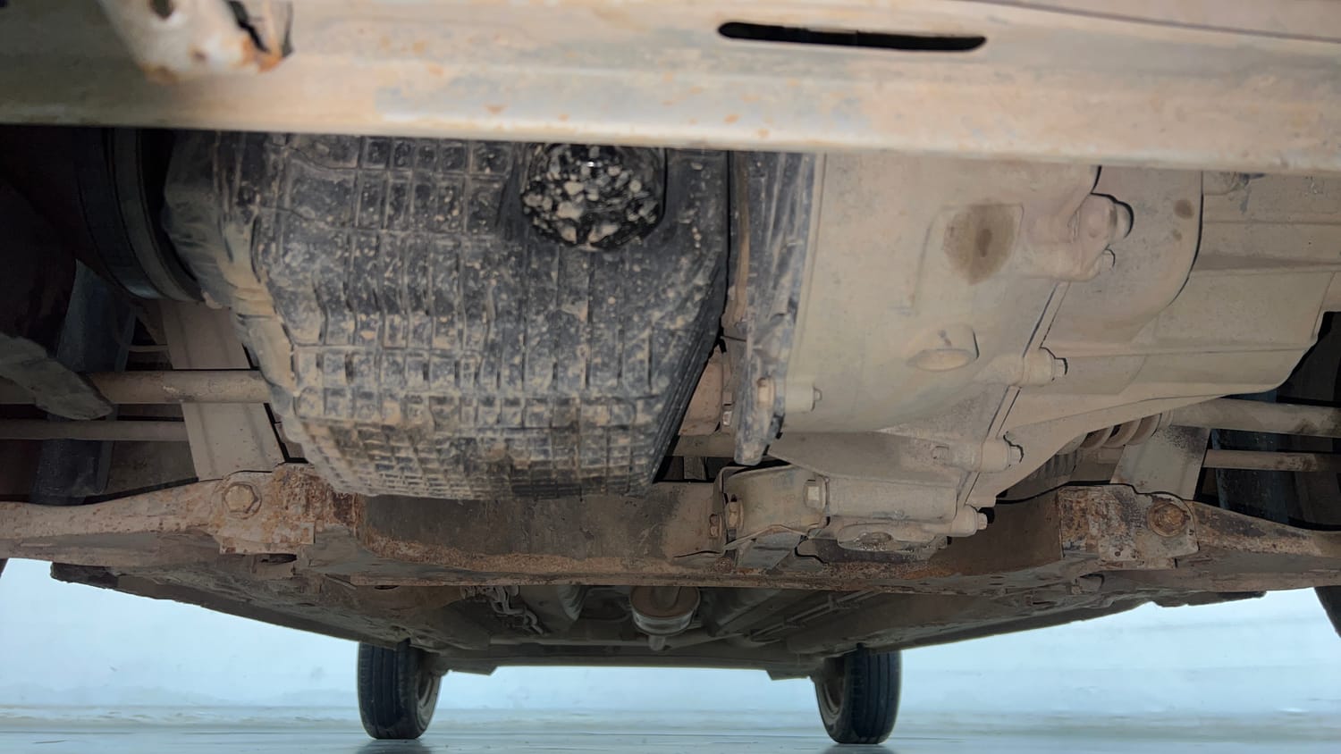 Used 2021 Renault Kwid RXL 1.0 MT Petrol Manual extra FRONT LEFT UNDERBODY VIEW