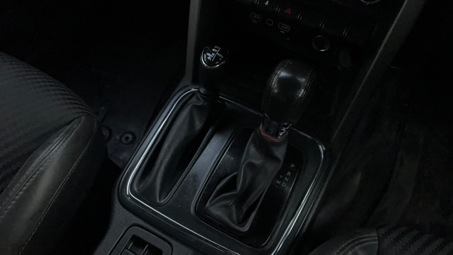 Used 2021 mahindra Thar LX Hard Top Petrol AT 4WD Petrol Automatic interior GEAR  KNOB VIEW