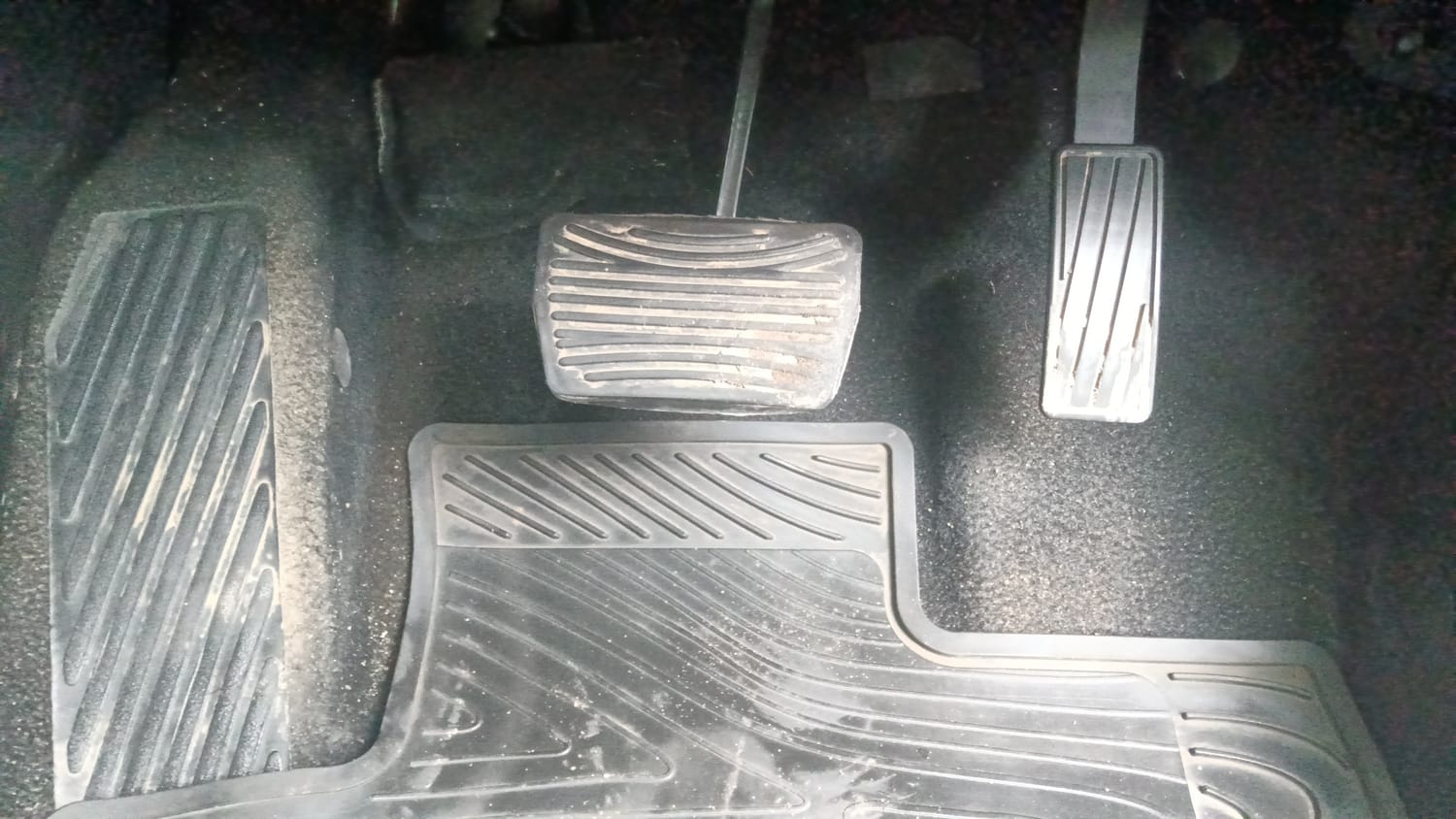 Used 2021 Mahindra XUV700 AX 7 Petrol AT Luxury Pack 7 STR Petrol Automatic interior PEDALS VIEW