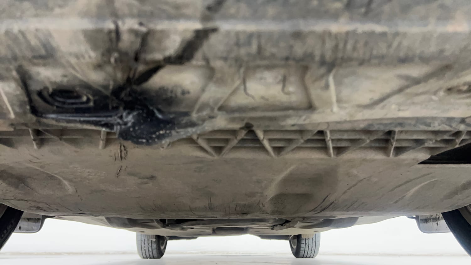 Used 2019 Skoda Superb L&K TDI AT Diesel Automatic extra FRONT LEFT UNDERBODY VIEW