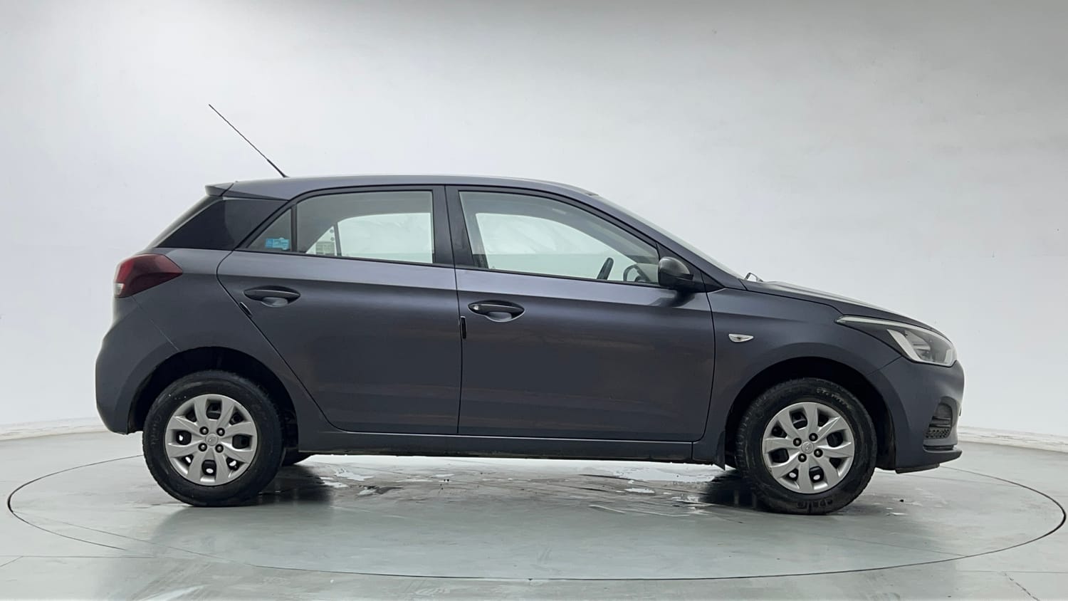 Used 2018 Hyundai Elite i20 Magna Executive 1.2 Petrol Manual exterior RIGHT SIDE VIEW