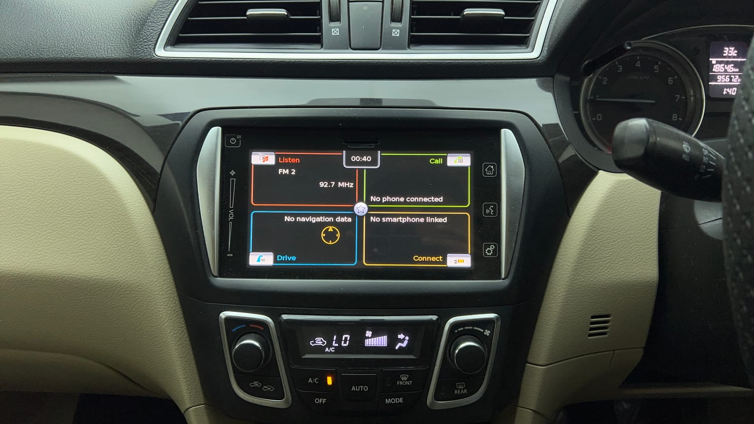 Used 2015 Maruti Suzuki Ciaz ZXI+ Petrol Manual top_features Integrated (in-dash) music system