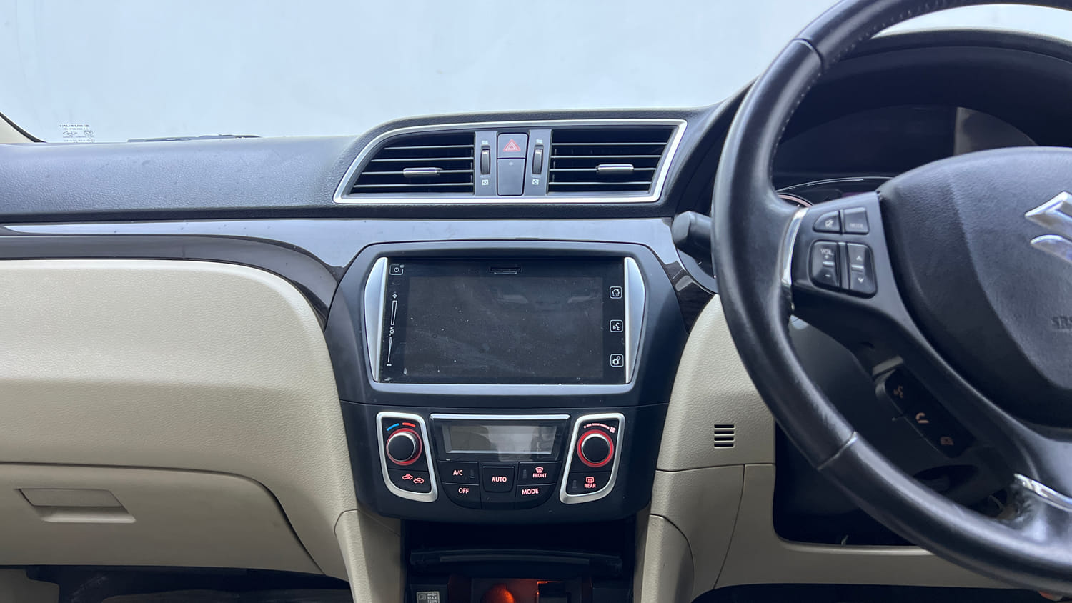 Used 2017 Maruti Suzuki Ciaz ZXI+ Petrol Manual interior MUSIC SYSTEM & AC CONTROL VIEW