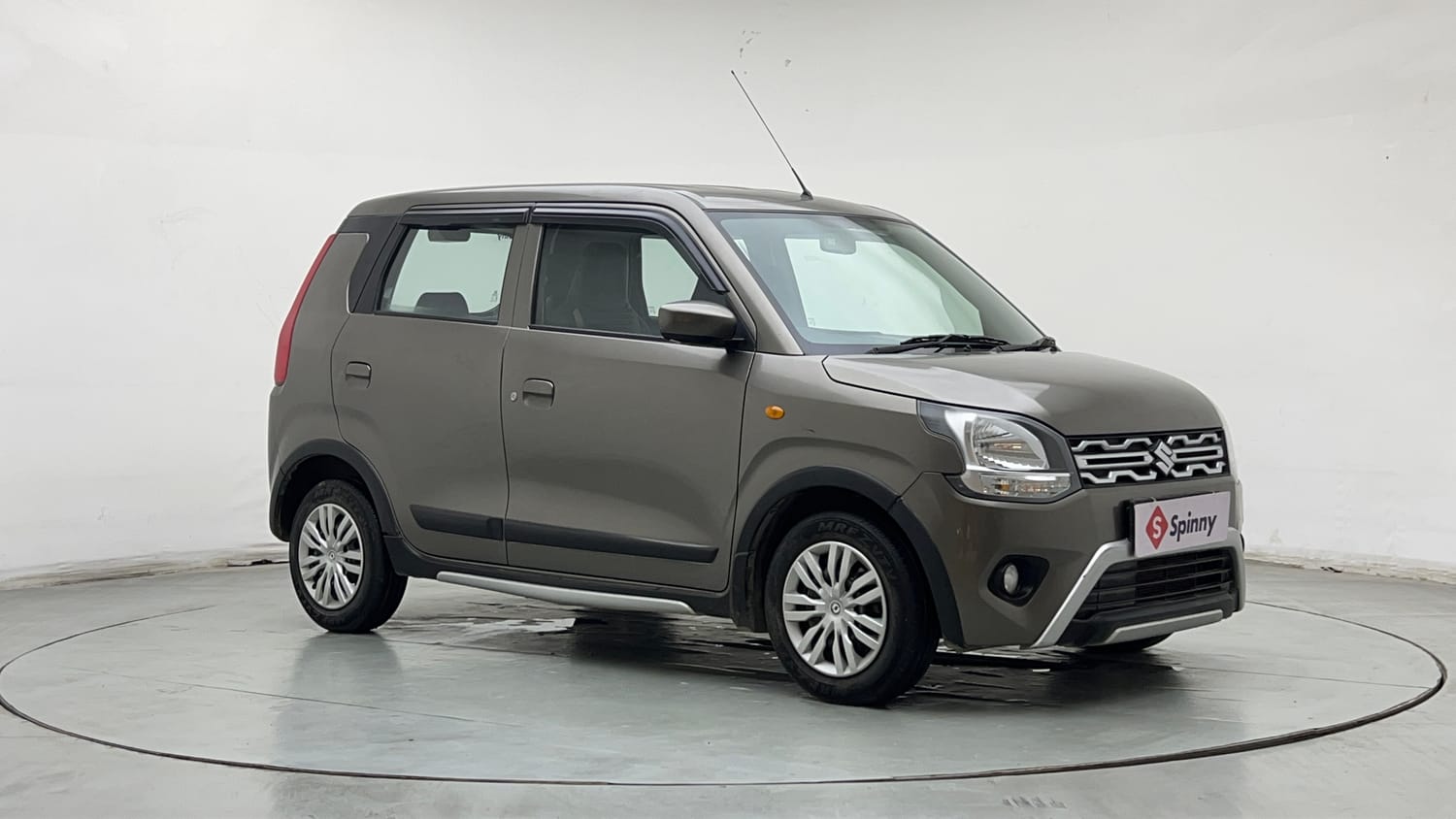Used 2024 Maruti Suzuki Wagon R VXI 1.0 Petrol Manual exterior RIGHT FRONT CORNER VIEW