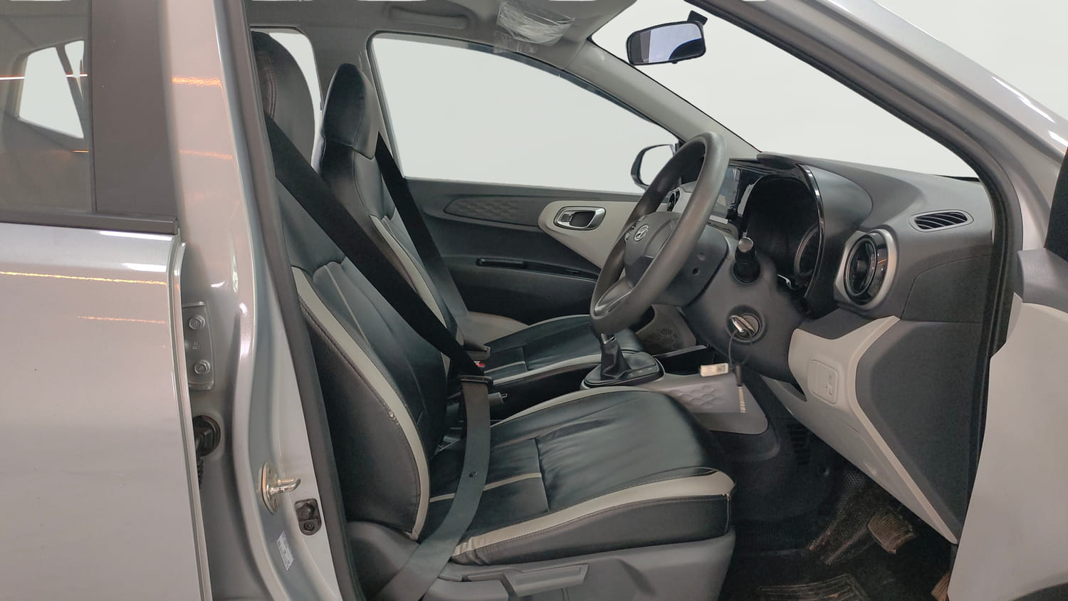 Used 2021 Hyundai Grand i10 Nios Sportz AMT 1.2 Kappa VTVT Petrol Automatic interior RIGHT SIDE FRONT DOOR CABIN VIEW