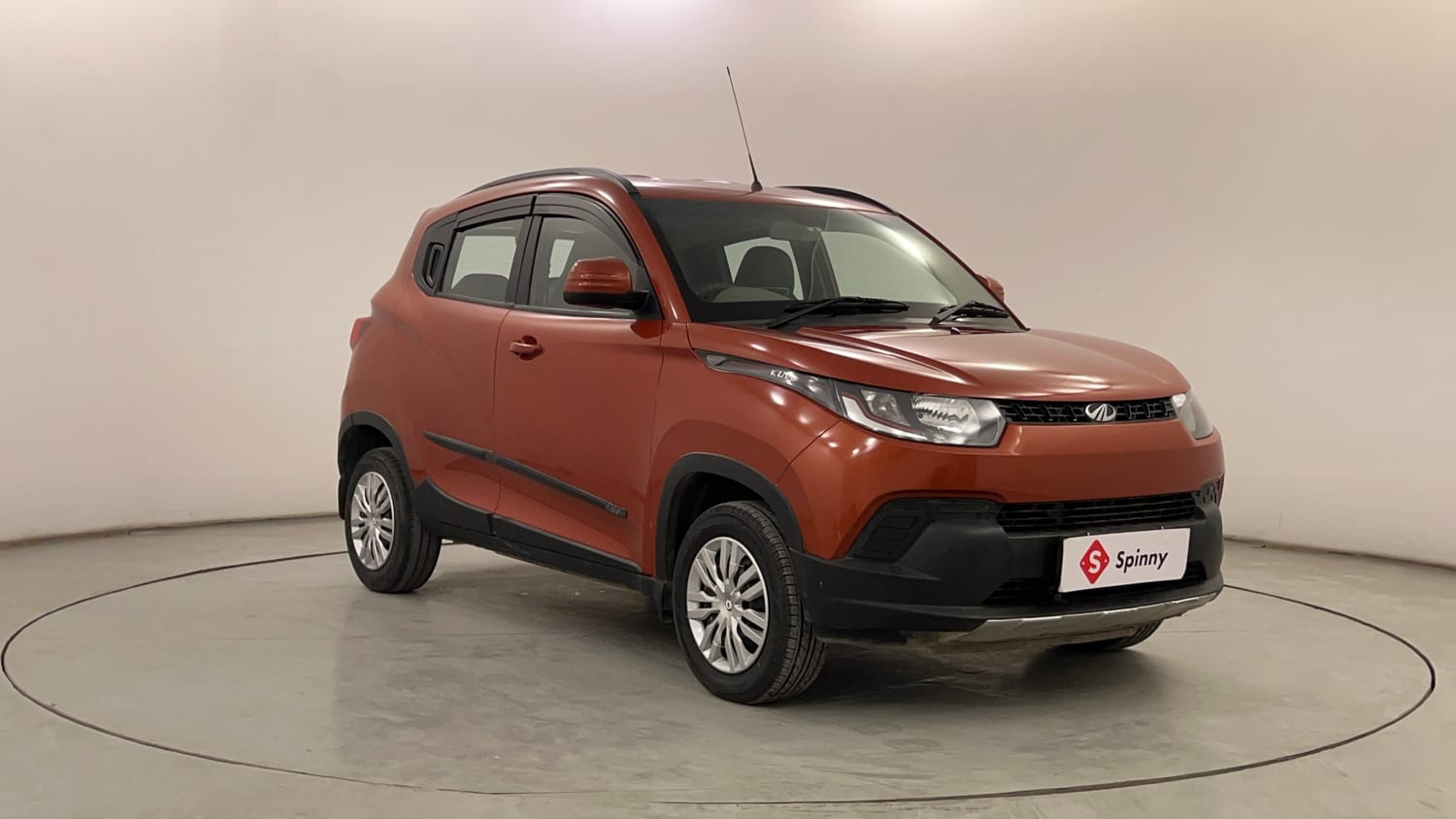 Used 2016 Mahindra KUV100 K6 6 STR Petrol Manual exterior RIGHT FRONT CORNER VIEW