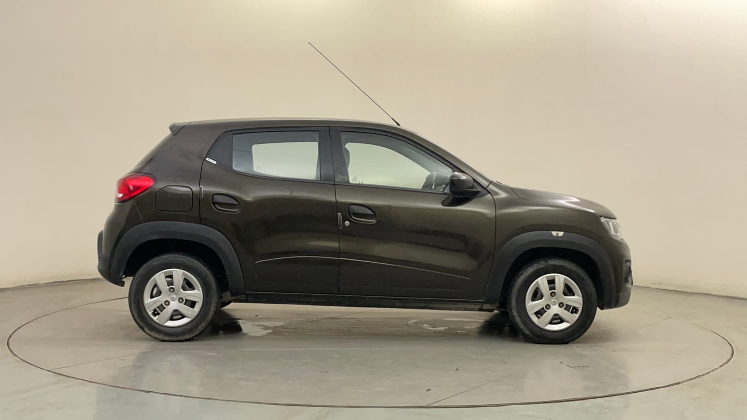 Used 2018 Renault Kwid 1.0 RXT AMT Petrol Automatic exterior RIGHT SIDE VIEW