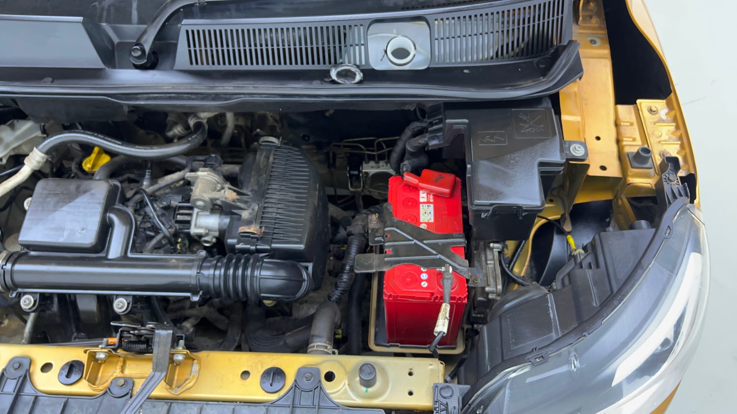Used 2020 Renault Triber RXZ EASY-R AMT Petrol Automatic engine ENGINE LEFT SIDE VIEW