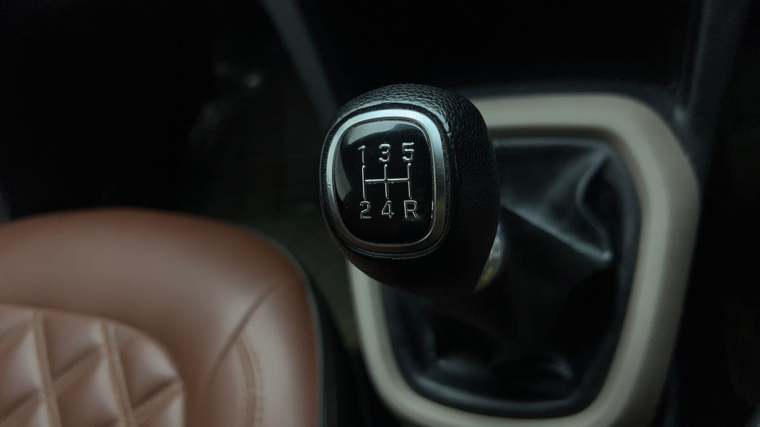 Used 2018 Hyundai Grand i10 Sportz 1.2 Kappa VTVT Petrol Manual interior GEAR  KNOB VIEW