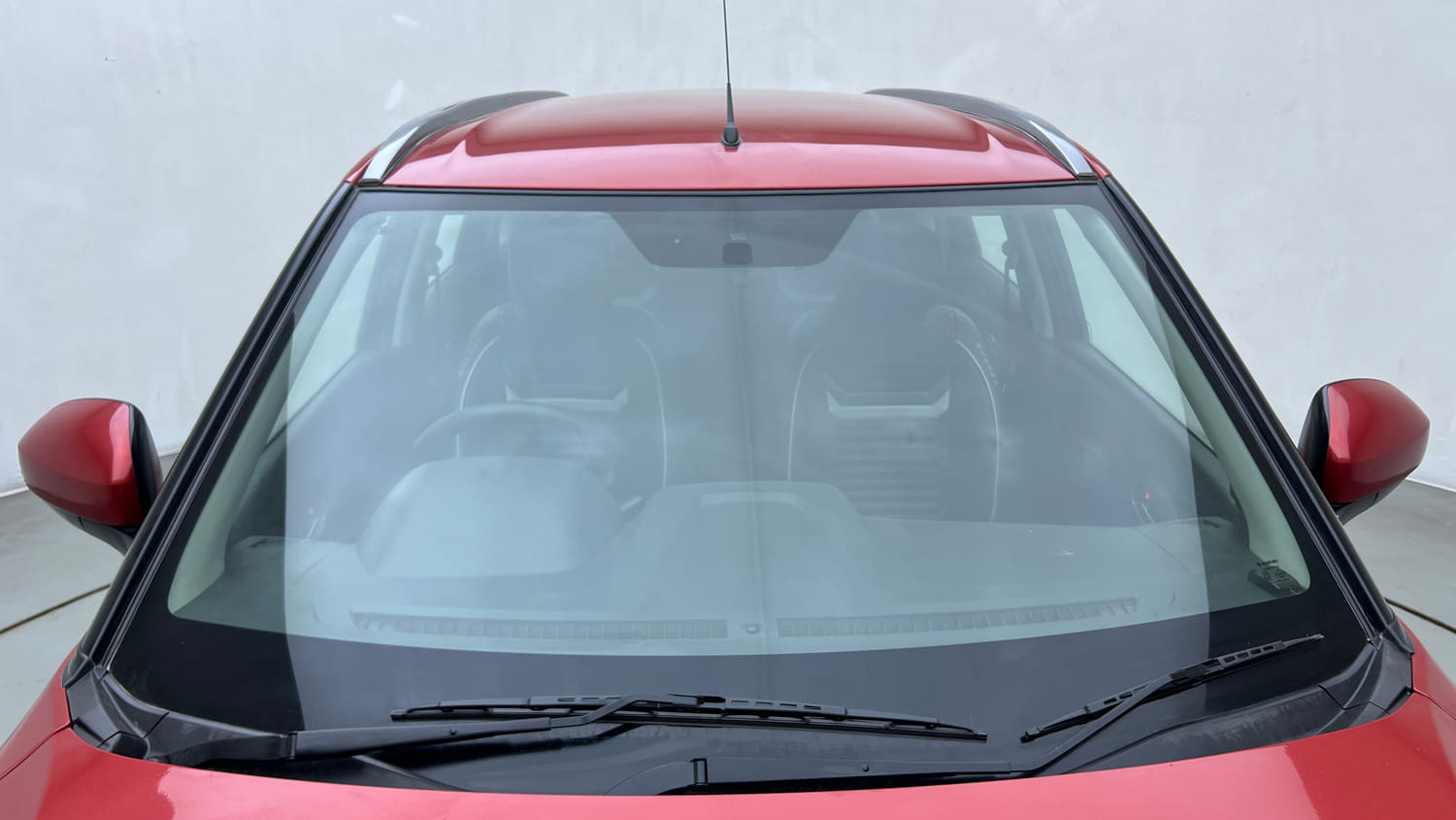 Used 2016 Maruti Suzuki Vitara Brezza [2016-2020] ZDi Diesel Manual exterior FRONT WINDSHIELD VIEW