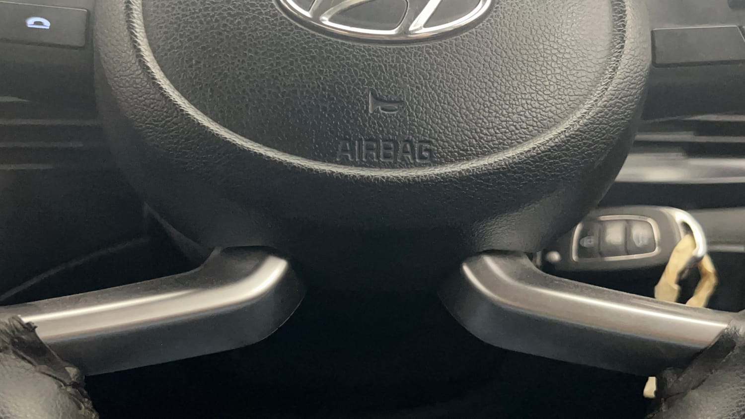 Used 2021 Hyundai i20 Sportz 1.2 MT Petrol Manual top_features Airbags