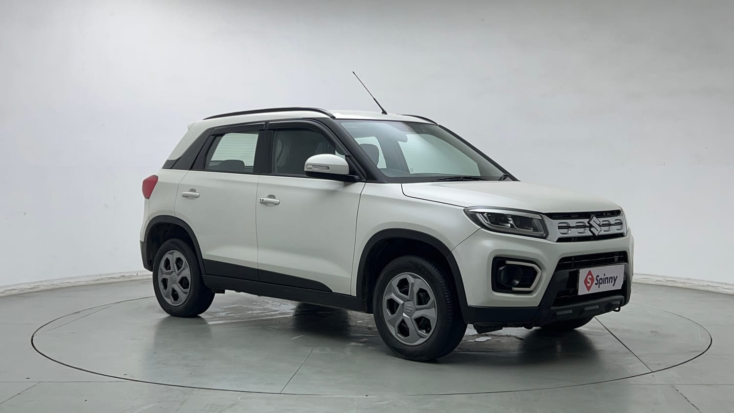 Used 2022 maruti-suzuki Vitara Brezza VXi Petrol Manual exterior RIGHT FRONT CORNER VIEW