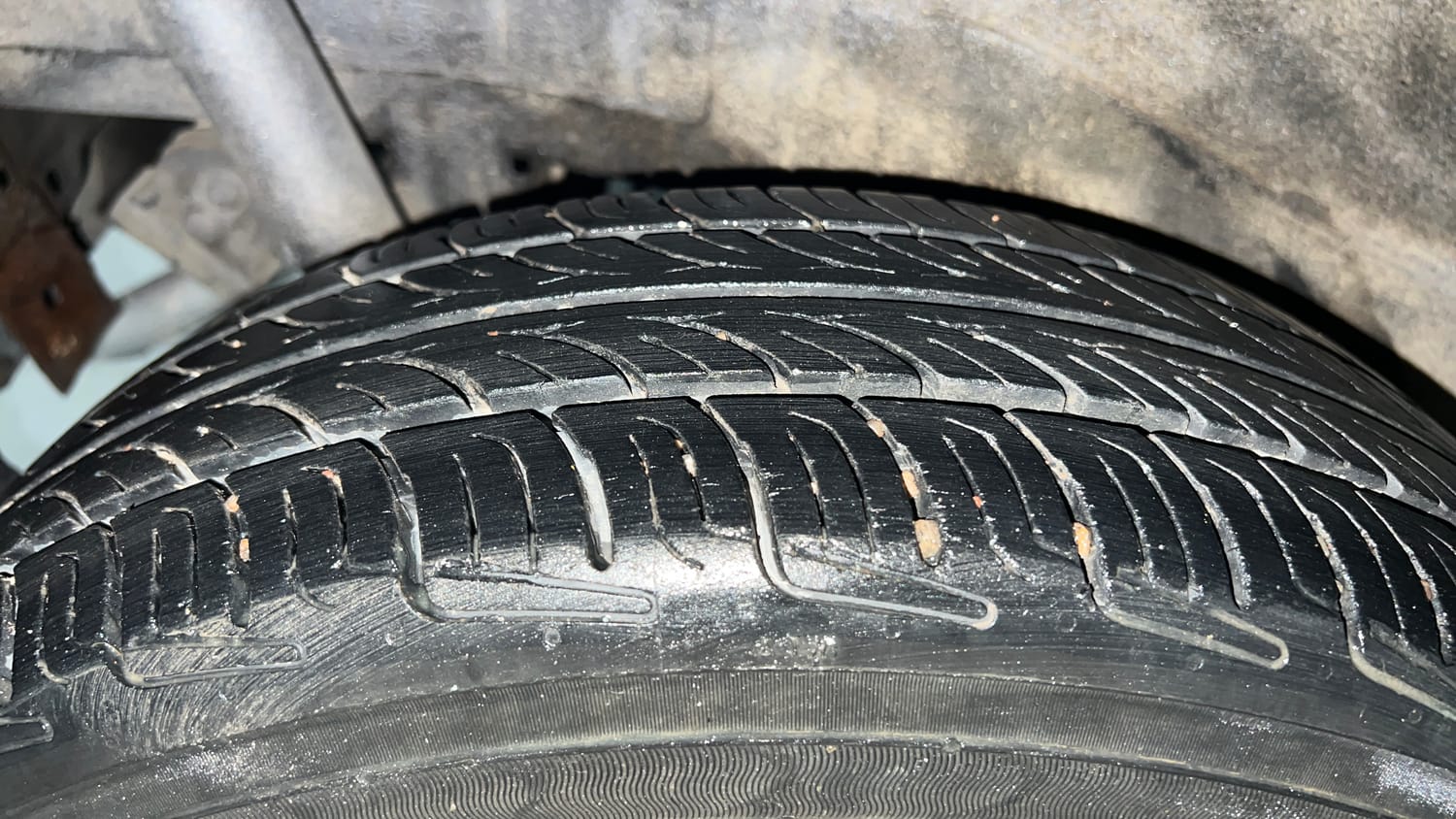 Used 2012 Maruti Suzuki Wagon R 1.0 VXi Petrol Manual tyres RIGHT REAR TYRE TREAD VIEW