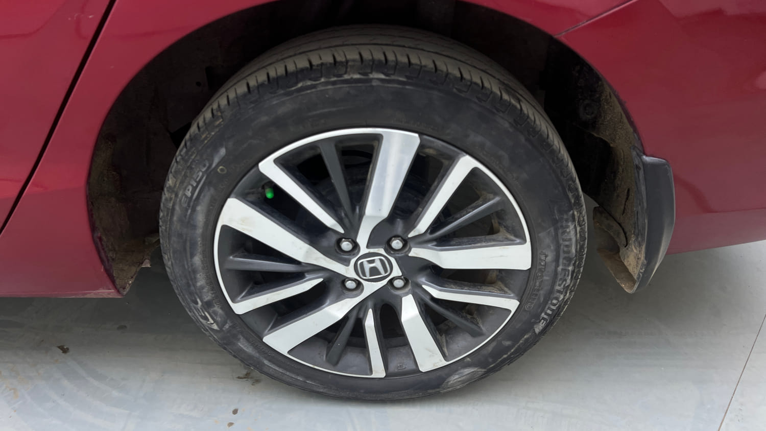 Used 2021 Honda City ZX CVT Petrol Petrol Automatic tyres LEFT REAR TYRE RIM VIEW
