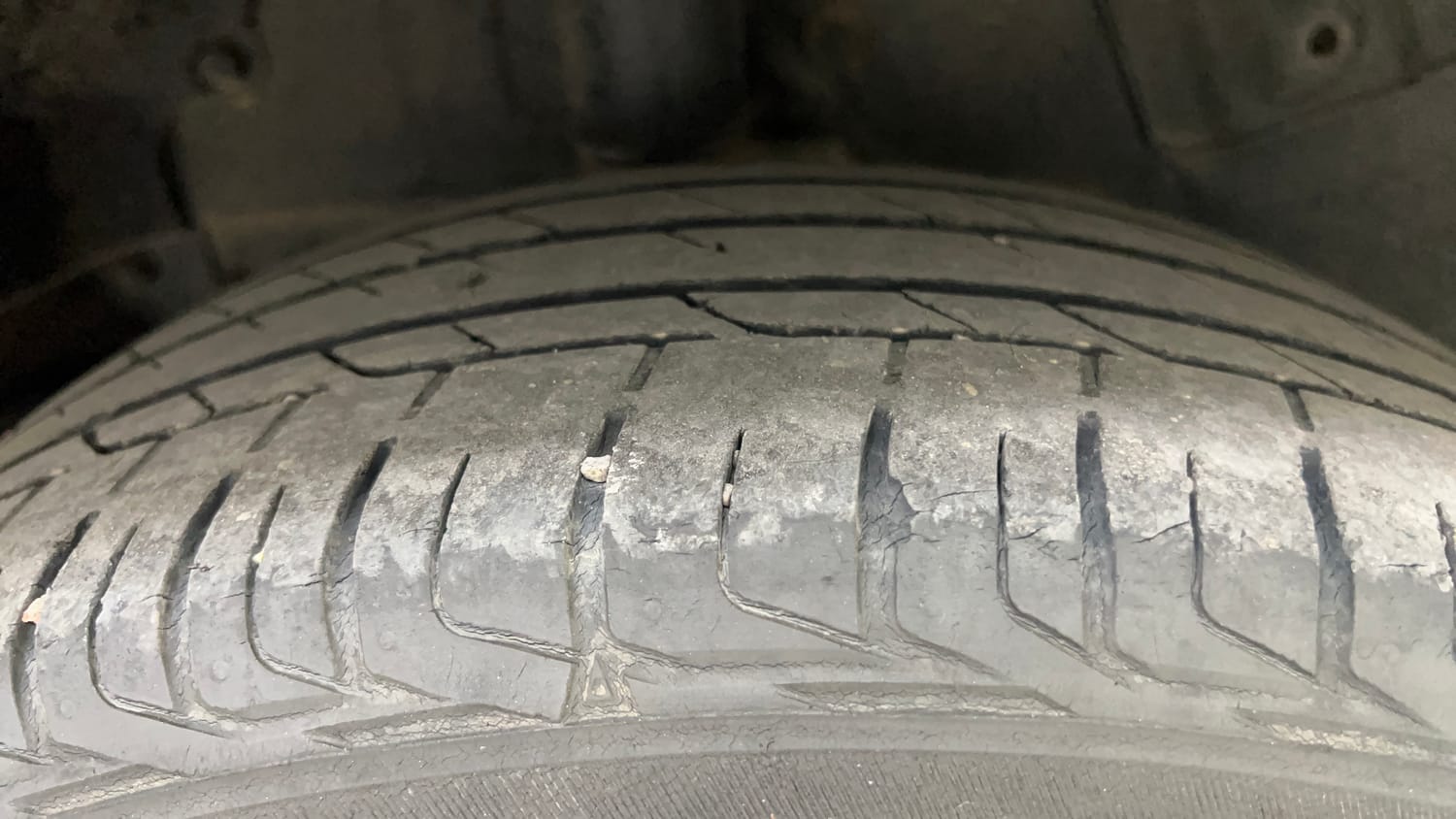 Used 2021 Tata Nexon XZA Plus (S) Petrol Automatic tyres RIGHT REAR TYRE TREAD VIEW