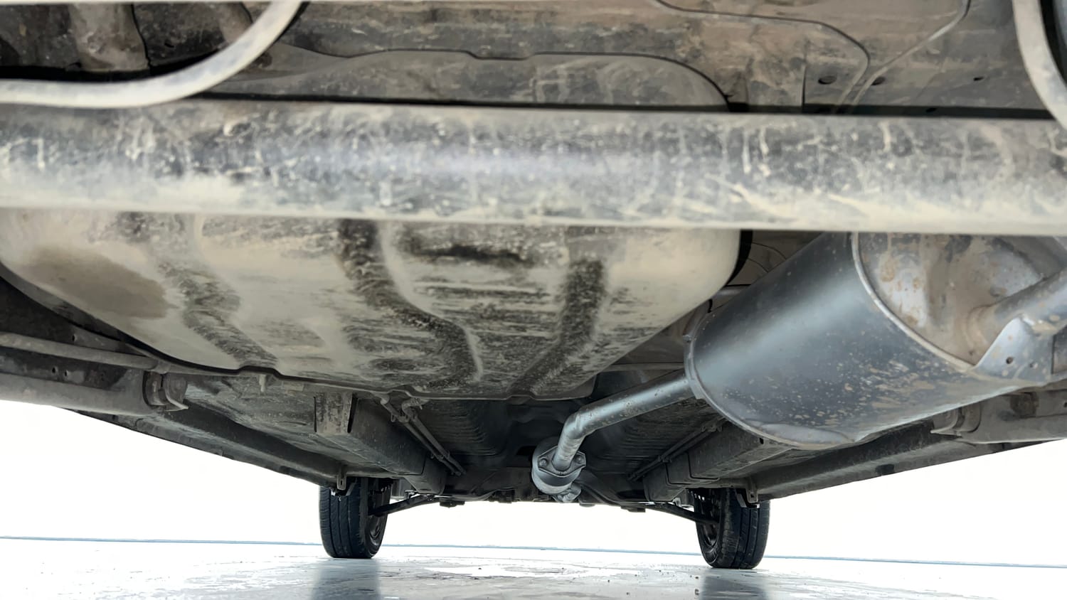 Used 2012 Maruti Suzuki Wagon R 1.0 VXi Petrol Manual extra REAR UNDERBODY VIEW (TAKEN FROM REAR)