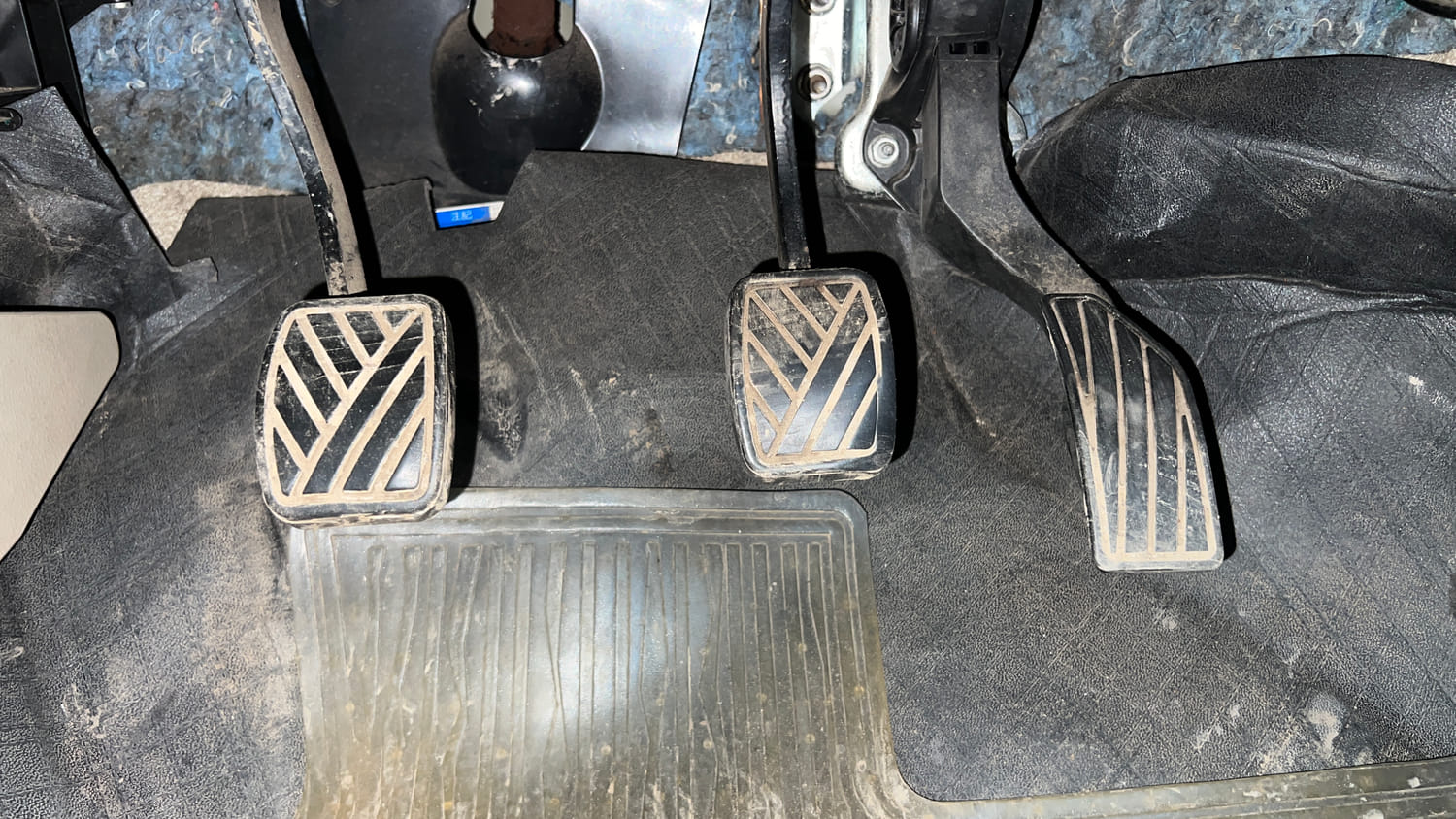 Used 2017 Maruti Suzuki Ciaz ZXI+ Petrol Manual interior PEDALS VIEW