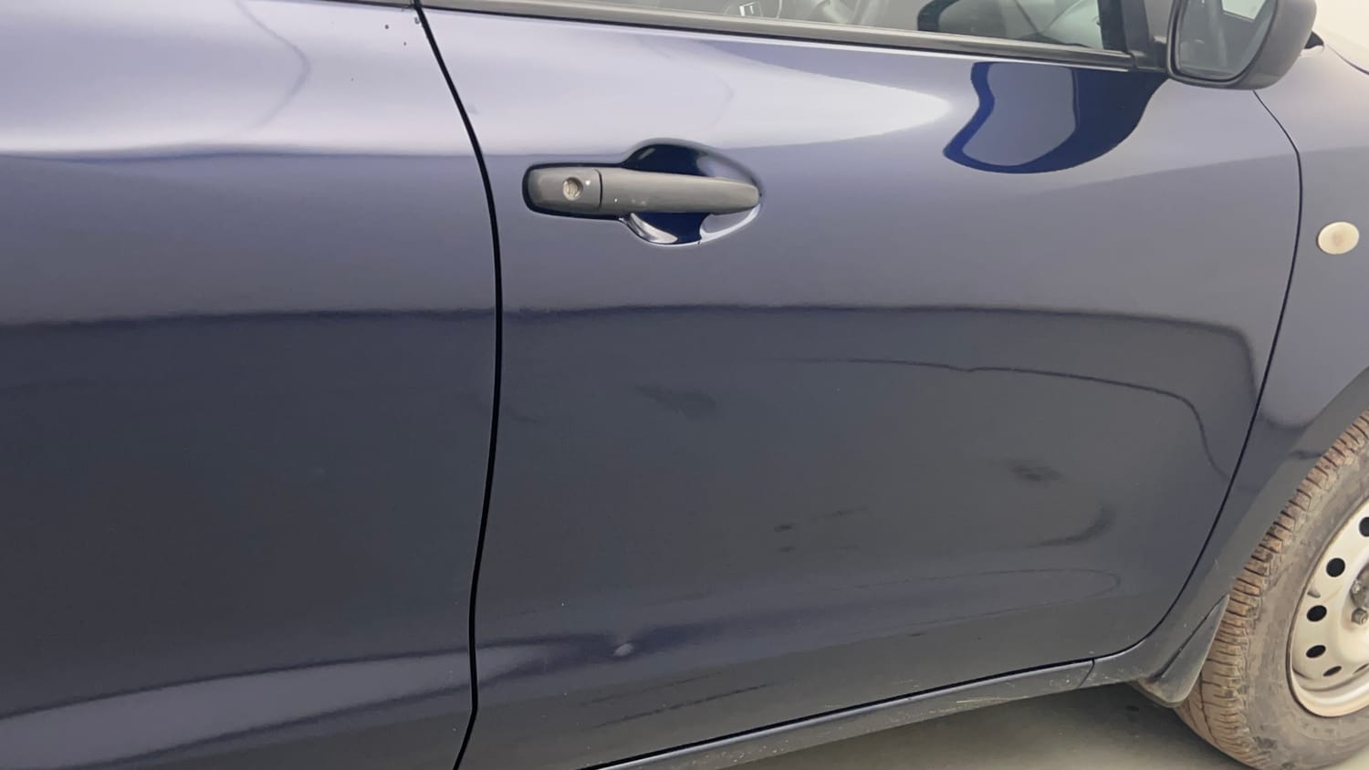 Used 2018 Maruti Suzuki Swift LXi Petrol Manual dents MINOR SCRATCH