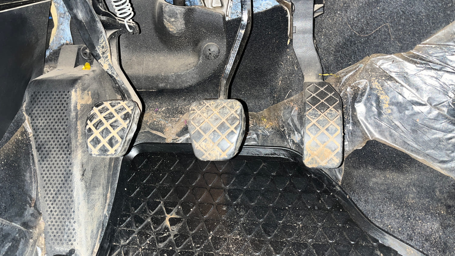 Used 2020 Volkswagen Polo Comfortline 1.0L (P) Petrol Manual interior PEDALS VIEW