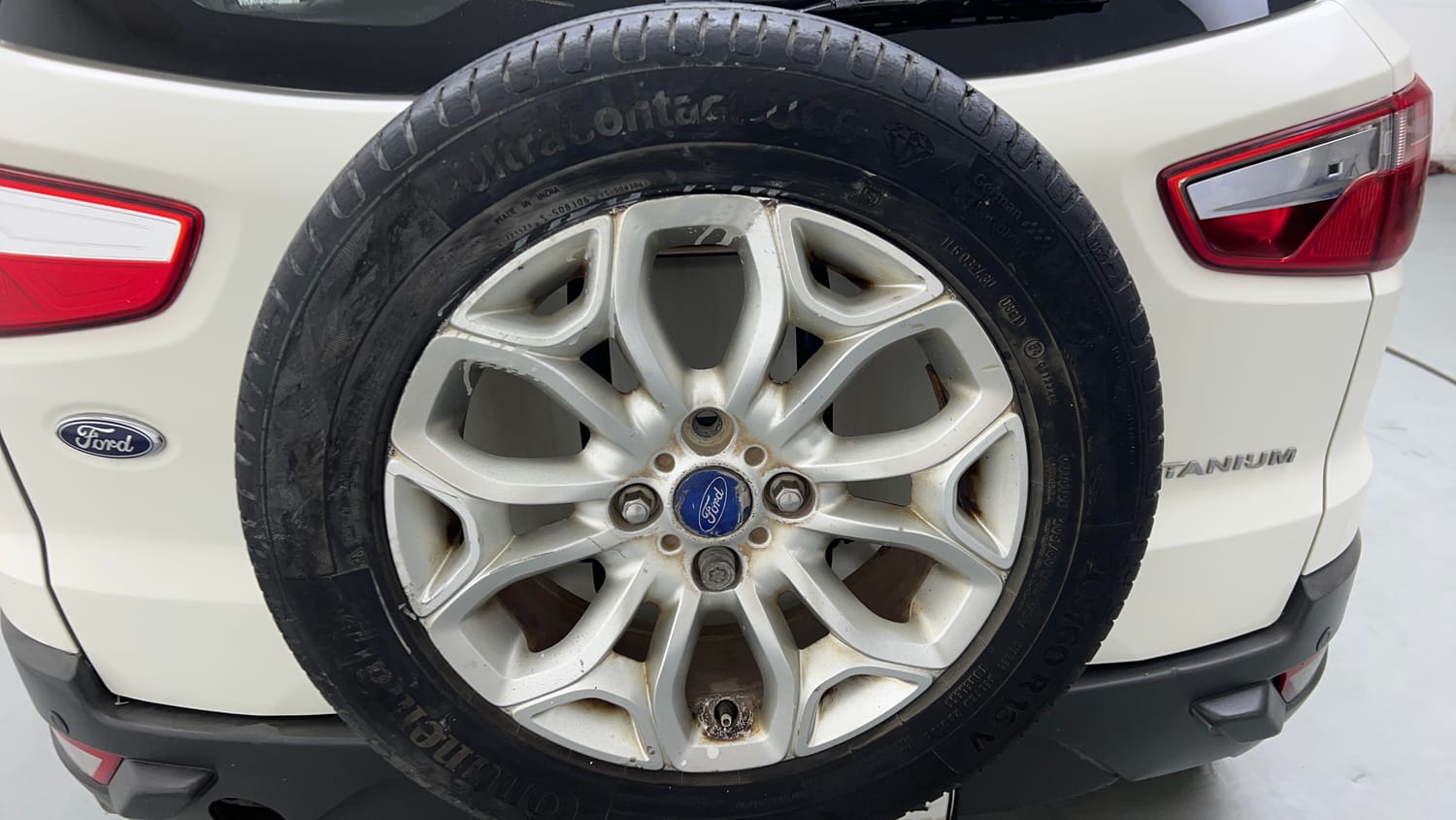 Used 2014 Ford EcoSport Titanium 1.5 Ti-VCT Petrol Manual tyres SPARE TYRE VIEW