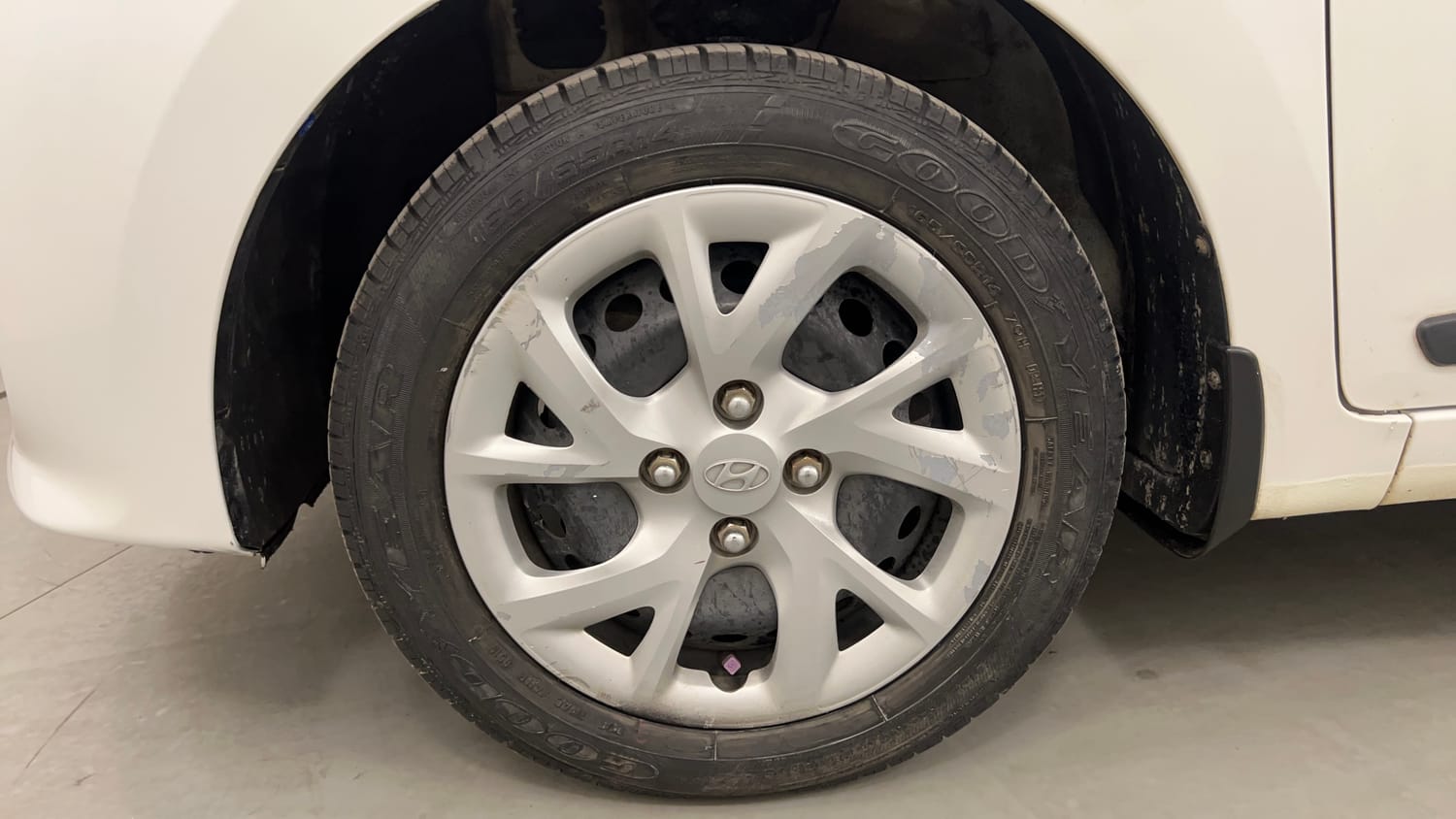 Used 2019 Hyundai Grand i10 Sportz 1.2 Kappa VTVT Petrol Manual tyres LEFT FRONT TYRE RIM VIEW