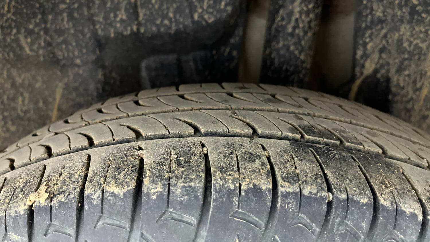 Used 2024 Maruti Suzuki Swift VXi Petrol Manual tyres LEFT REAR TYRE TREAD VIEW