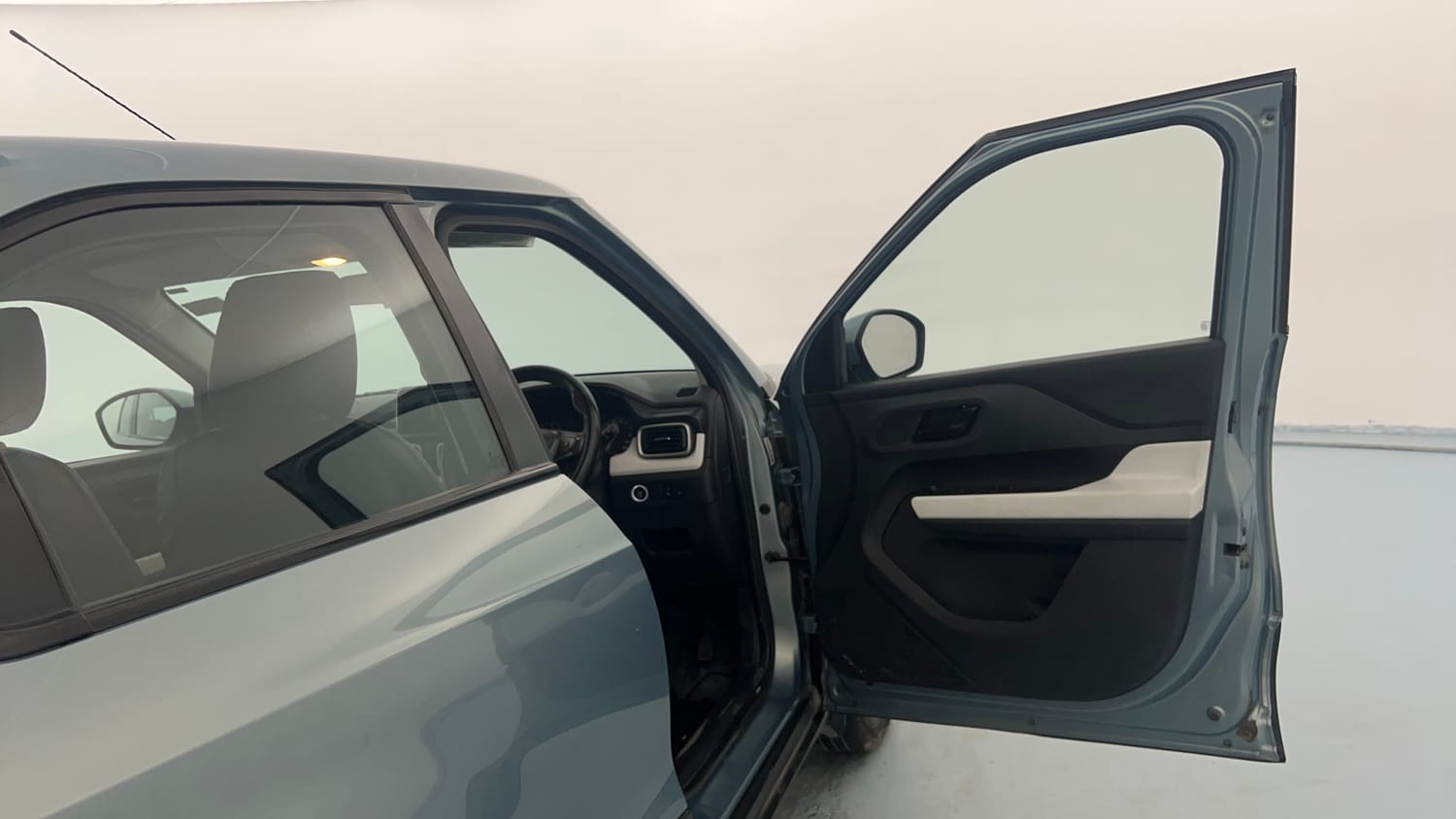 Used 2022 Tata Punch Accomplished MT Petrol Manual interior RIGHT FRONT DOOR OPEN VIEW