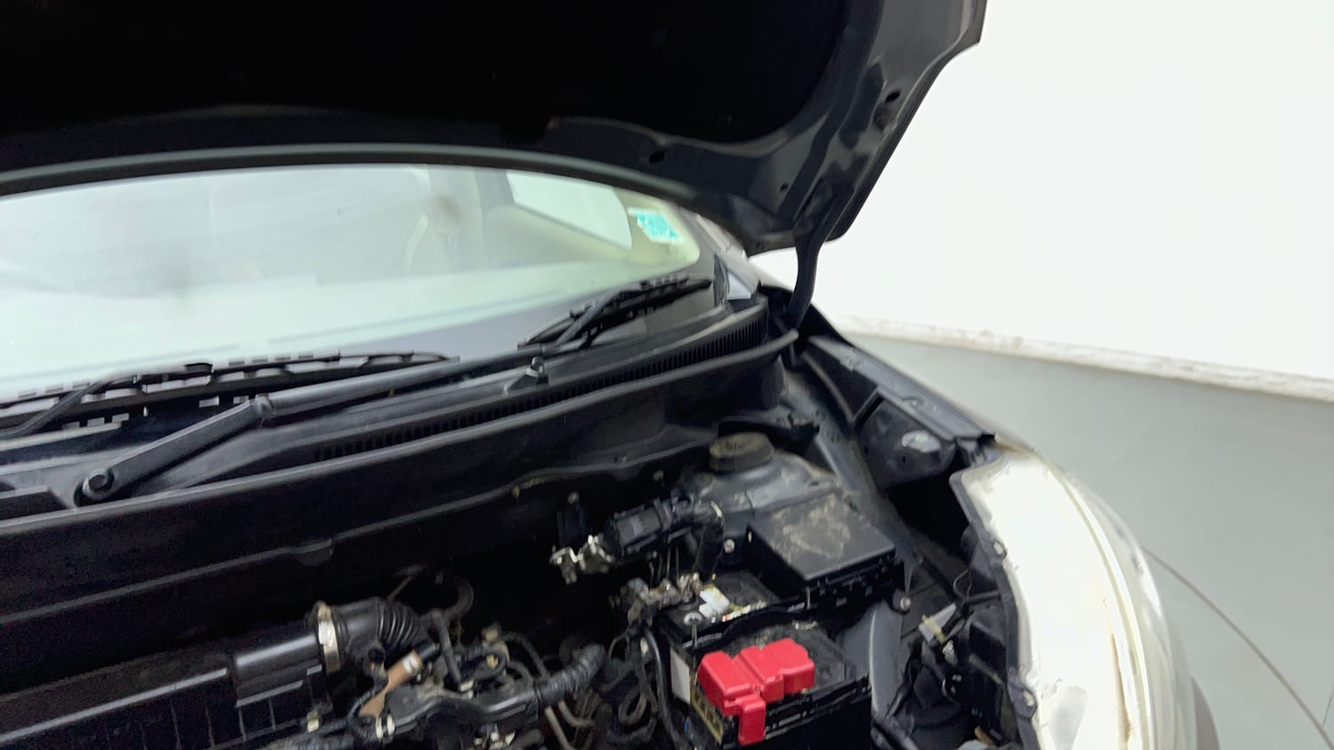 Used 2019 Maruti Suzuki New Ertiga ZXi Plus Petrol Manual engine ENGINE LEFT SIDE HINGE & APRON VIEW
