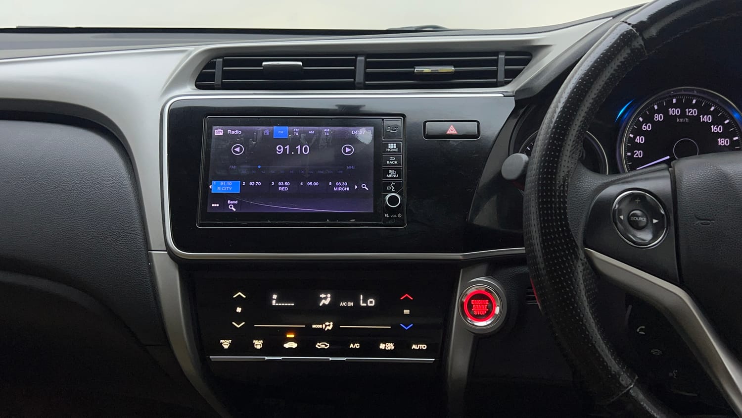 Used 2019 Honda City V Petrol Petrol Manual interior MUSIC SYSTEM & AC CONTROL VIEW