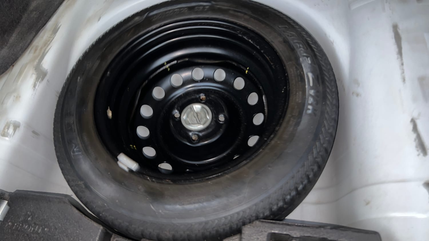 Used 2013 Honda Amaze 1.2 S AT i-VTEC Petrol Automatic tyres SPARE TYRE VIEW