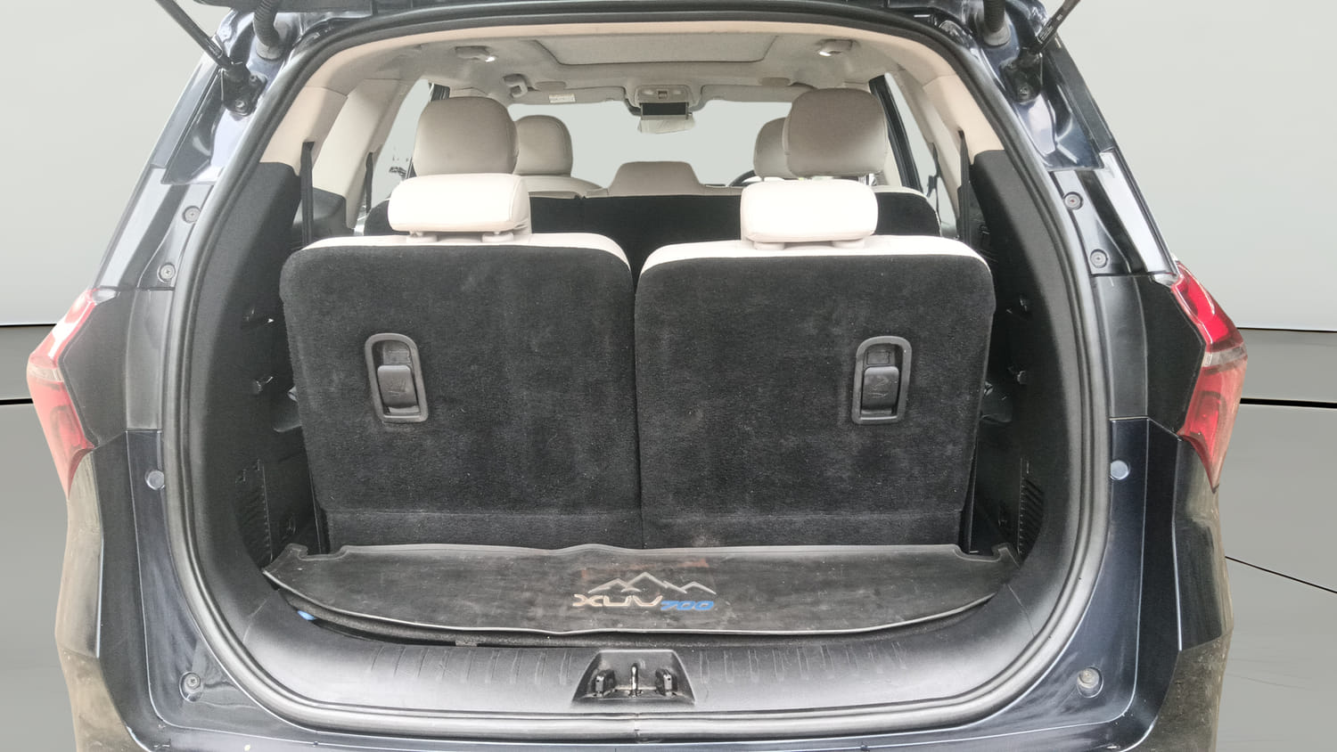 Used 2021 Mahindra XUV700 AX 7 Petrol AT Luxury Pack 7 STR Petrol Automatic interior DICKY INSIDE VIEW