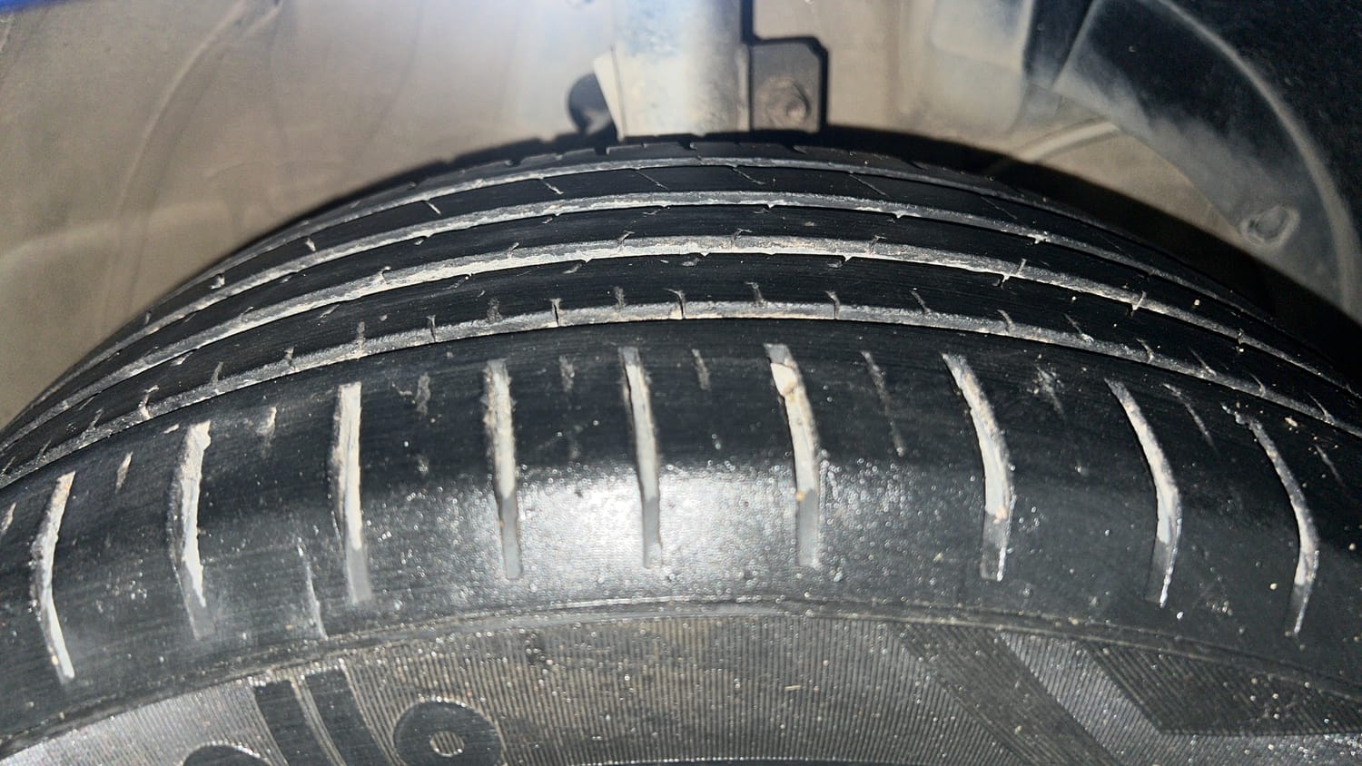 Used 2021 Maruti Suzuki Baleno Zeta Petrol Manual tyres RIGHT FRONT TYRE TREAD VIEW