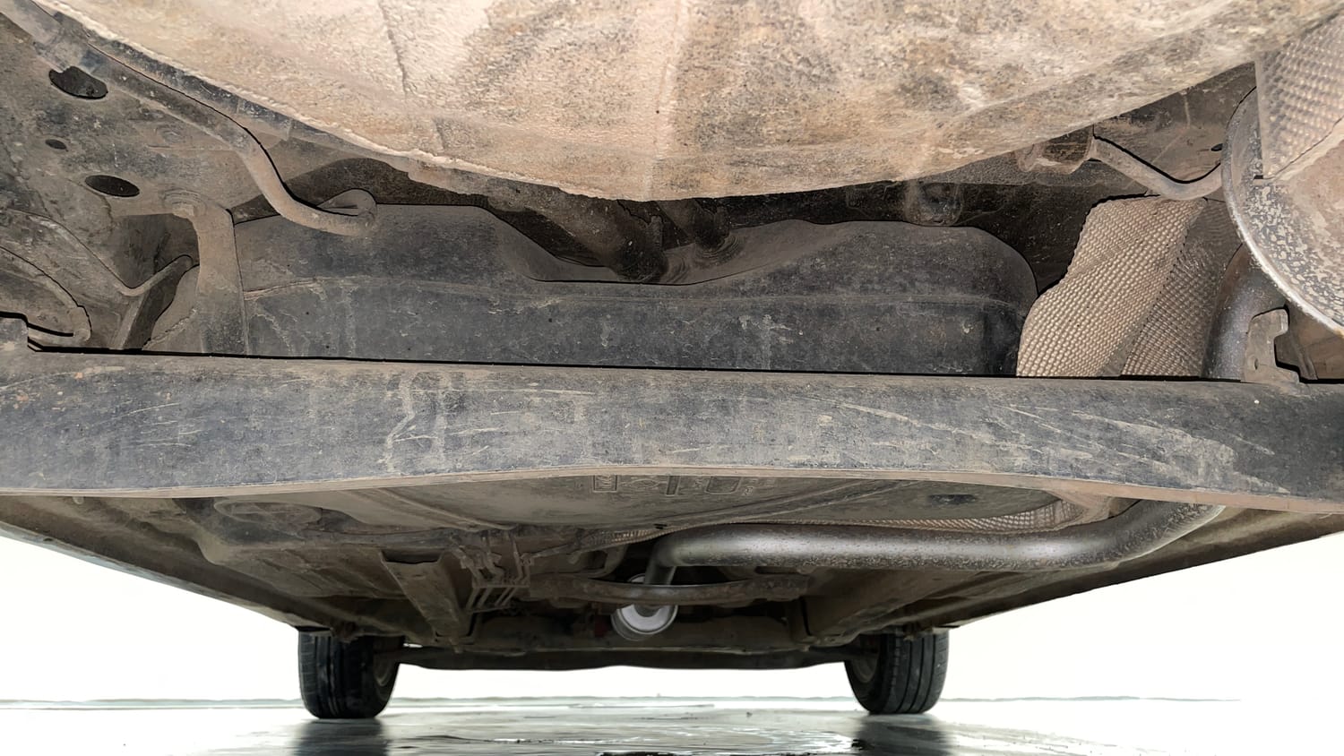 Used 2017 Ford Figo Titanium 1.2 Ti-VCT Petrol Manual extra REAR UNDERBODY VIEW (TAKEN FROM REAR)